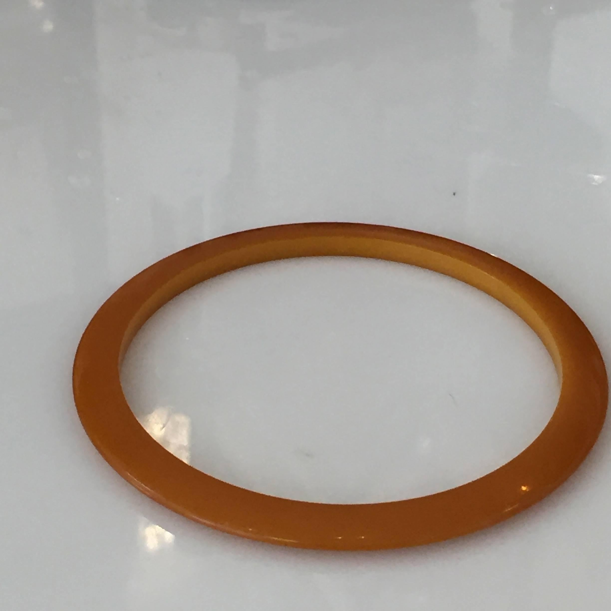 Authentic Art Deco Butterscotch Amber Bakelite Bangle Bracelet In Excellent Condition For Sale In Van Nuys, CA