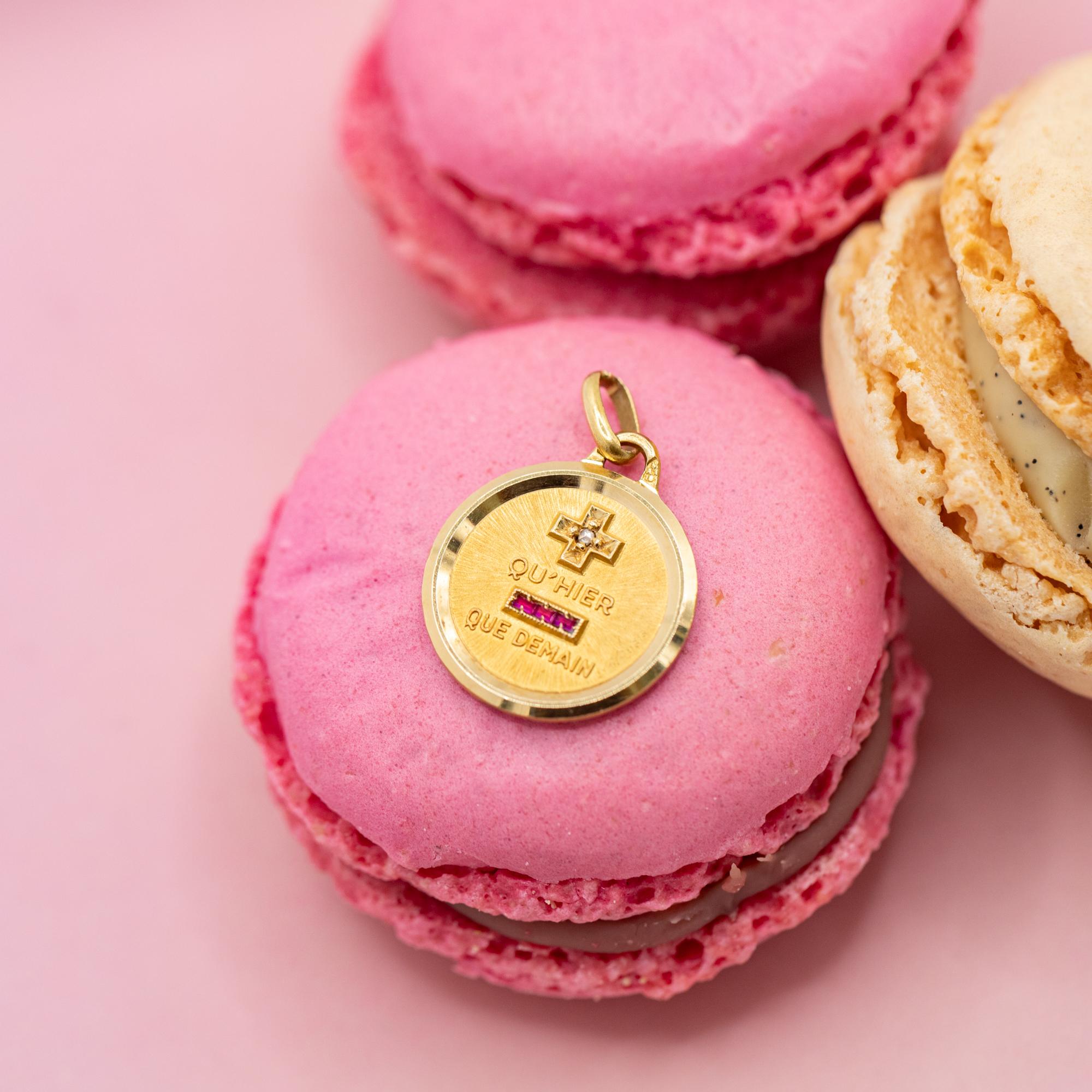Authentic Augis - Plus qu'hier et moins que demain - French love 18k ...
