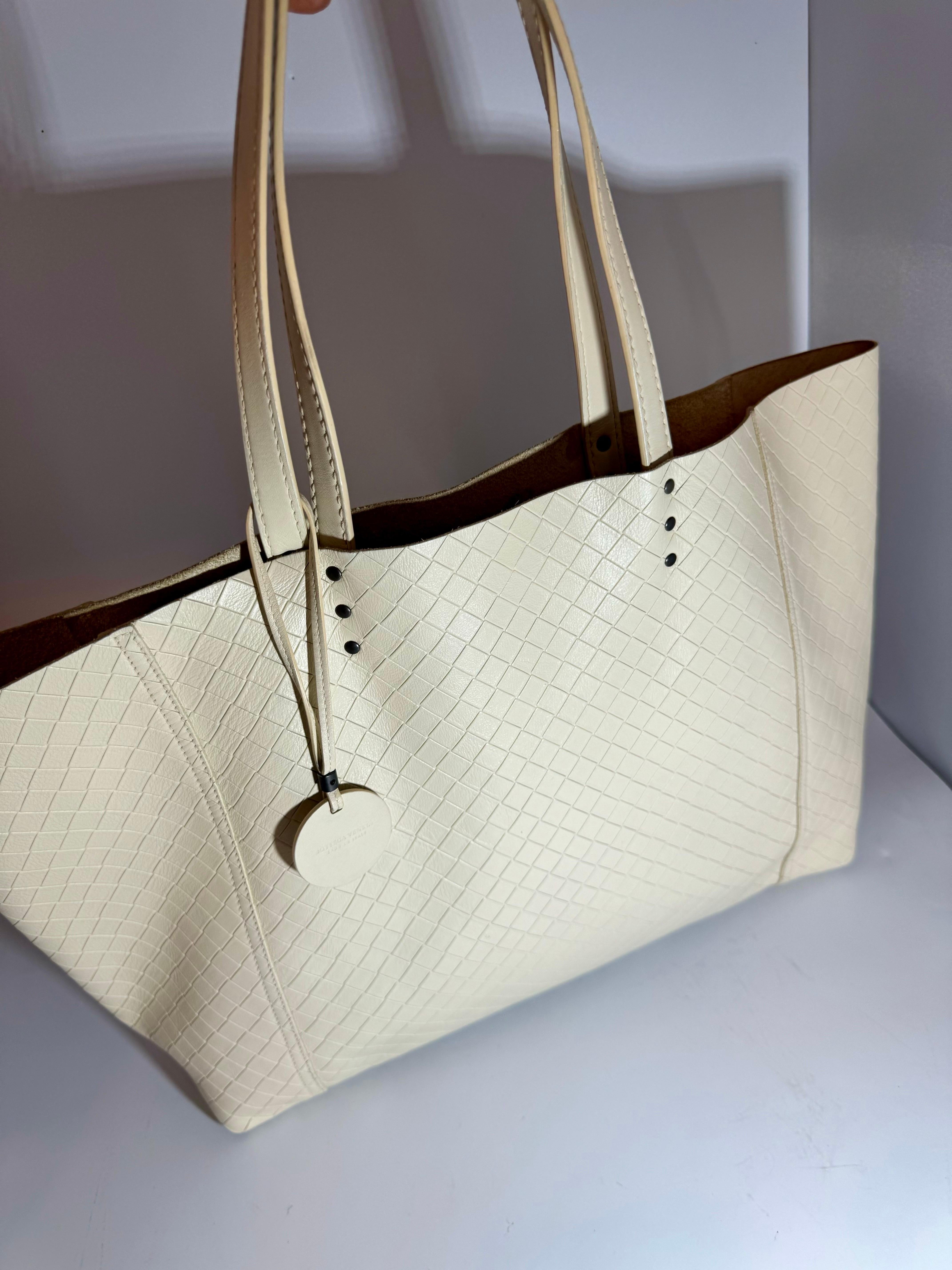 Authentic Bottega Veneta Intrecciato Tote Bag Beige Color Leather Women's Italy 3