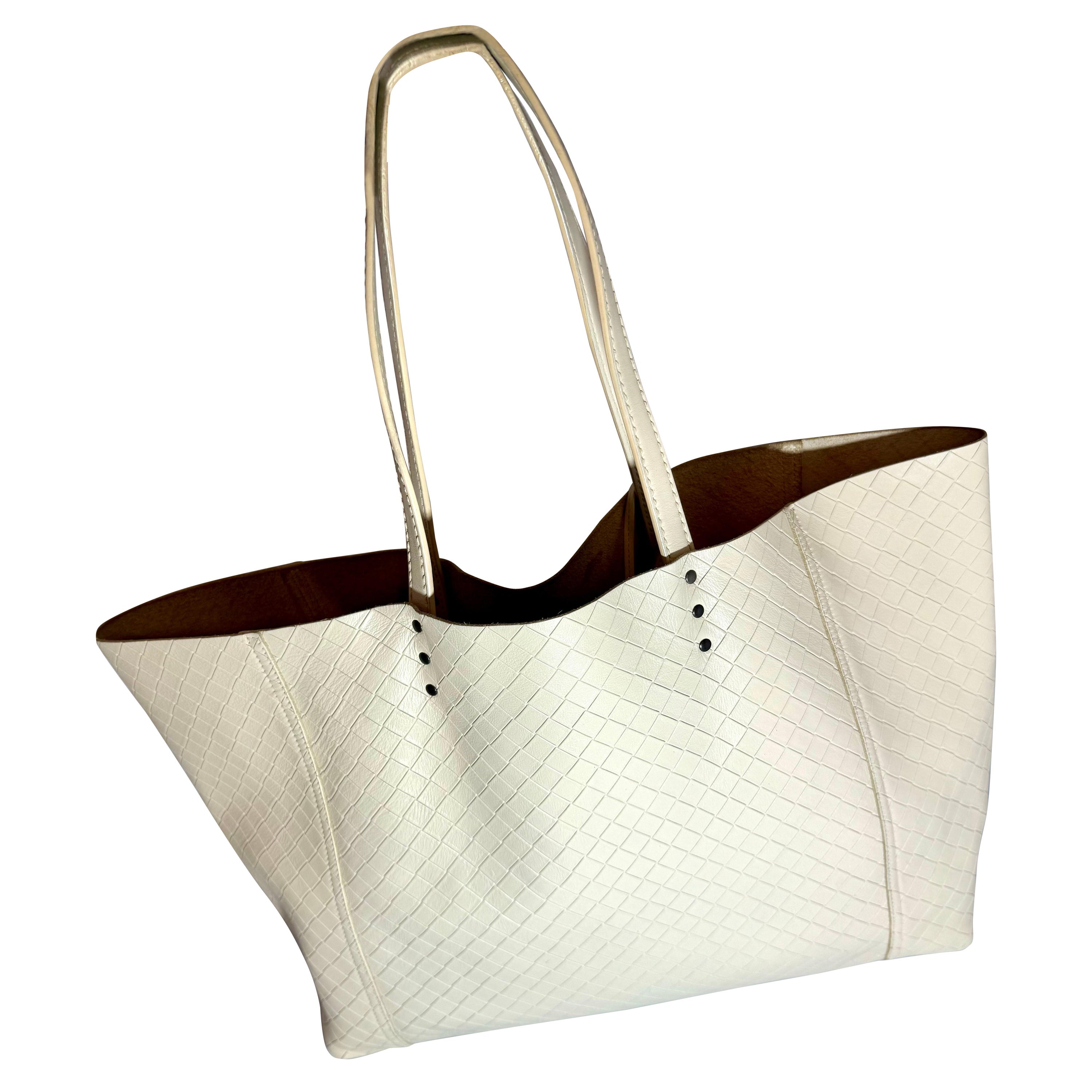 Authentic Bottega Veneta Intrecciato Tote Bag Beige Color Leather Women's Italy