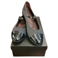 Authentique et neuf Chanel Ballerines noires en cuir de satin Taille 39