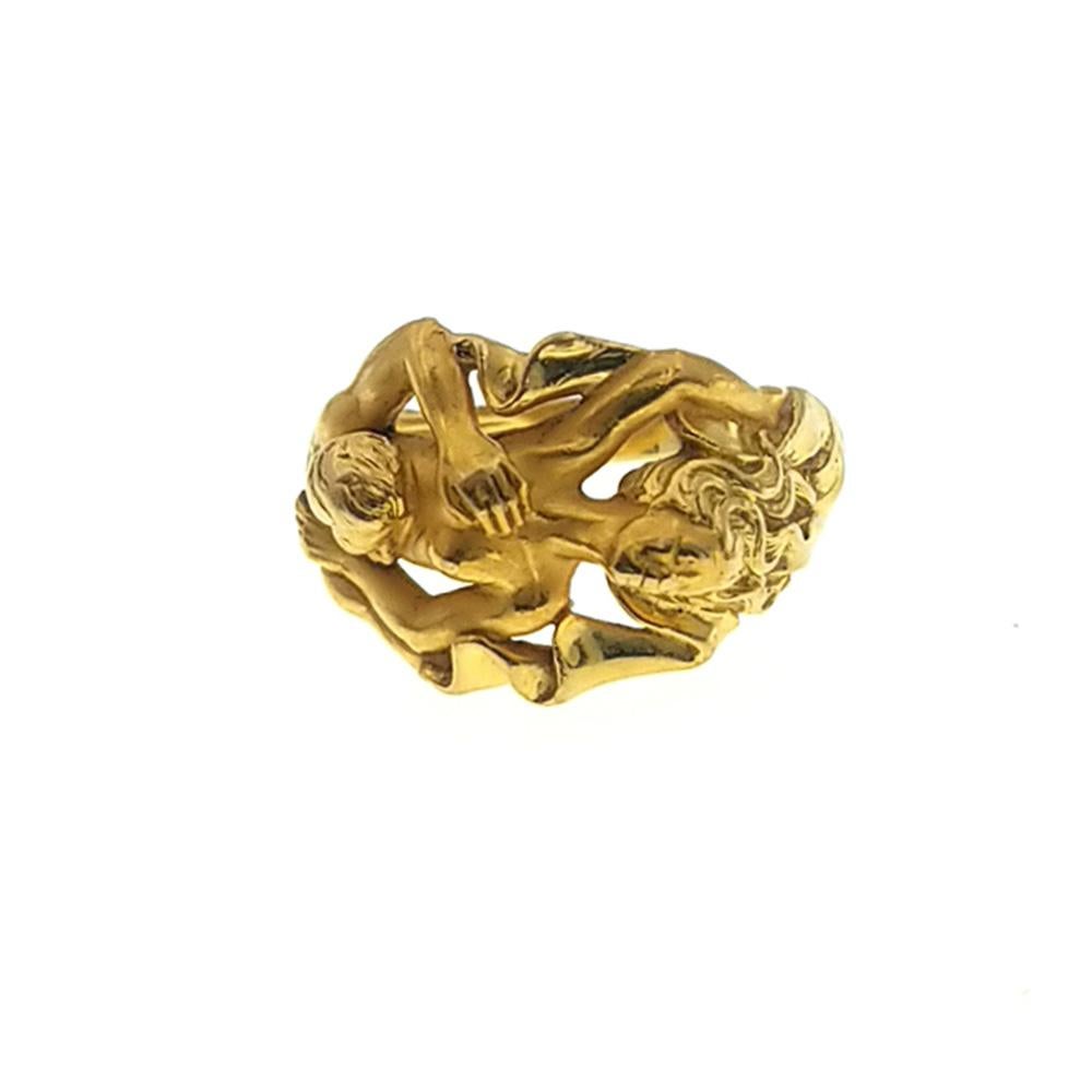 Authentic Carrera y Carrera 18 Karat Yellow Gold Nude Adam and Eve Erotic Ring In Excellent Condition In Los Angeles, CA