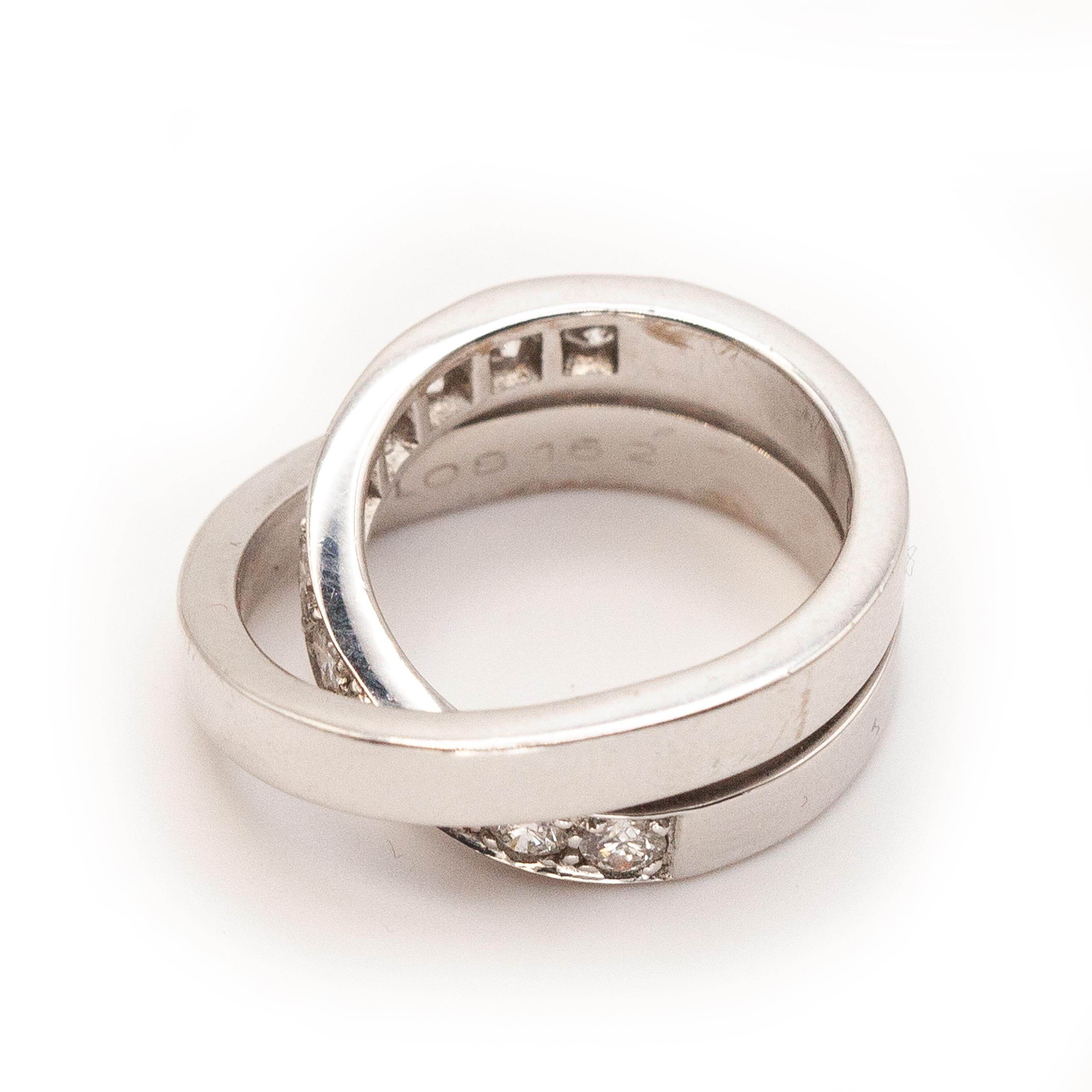 Autentico Cartier Anello Nouvelle Vogue con diamanti in oro bianco 18 carati in vendita 4