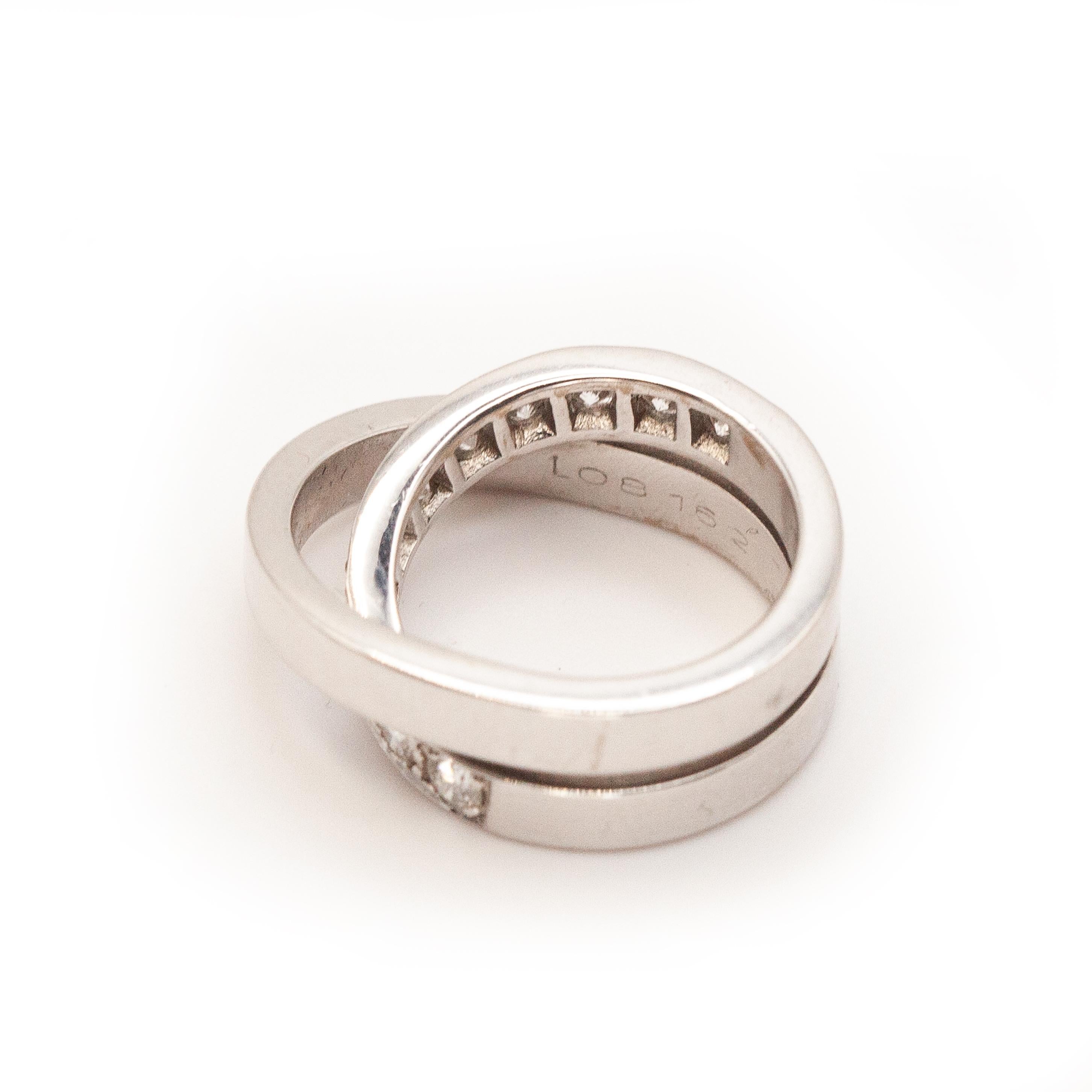 Autentico Cartier Anello Nouvelle Vogue con diamanti in oro bianco 18 carati in vendita 5