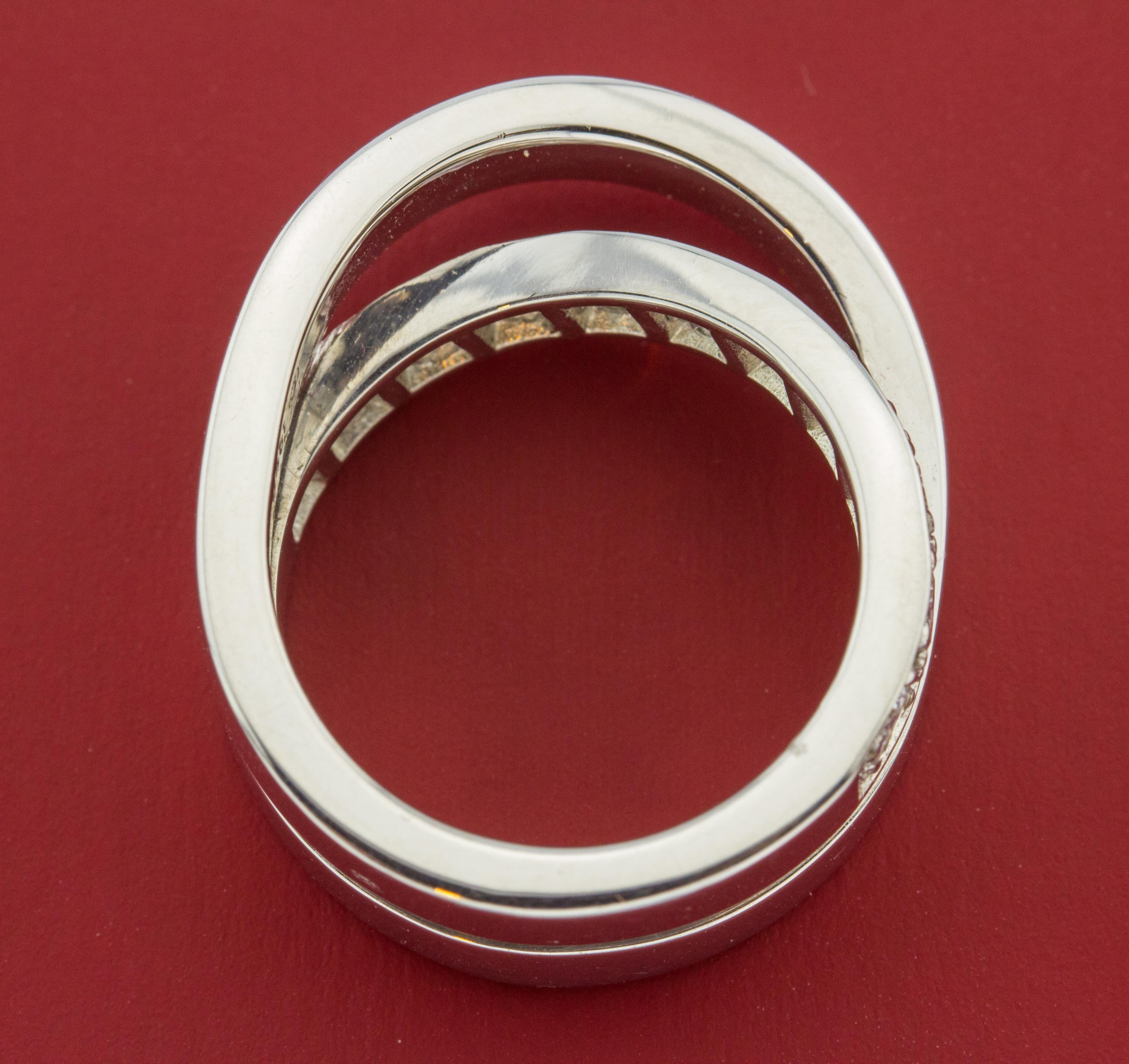 da uomo o donna Autentico Cartier Anello Nouvelle Vogue con diamanti in oro bianco 18 carati in vendita
