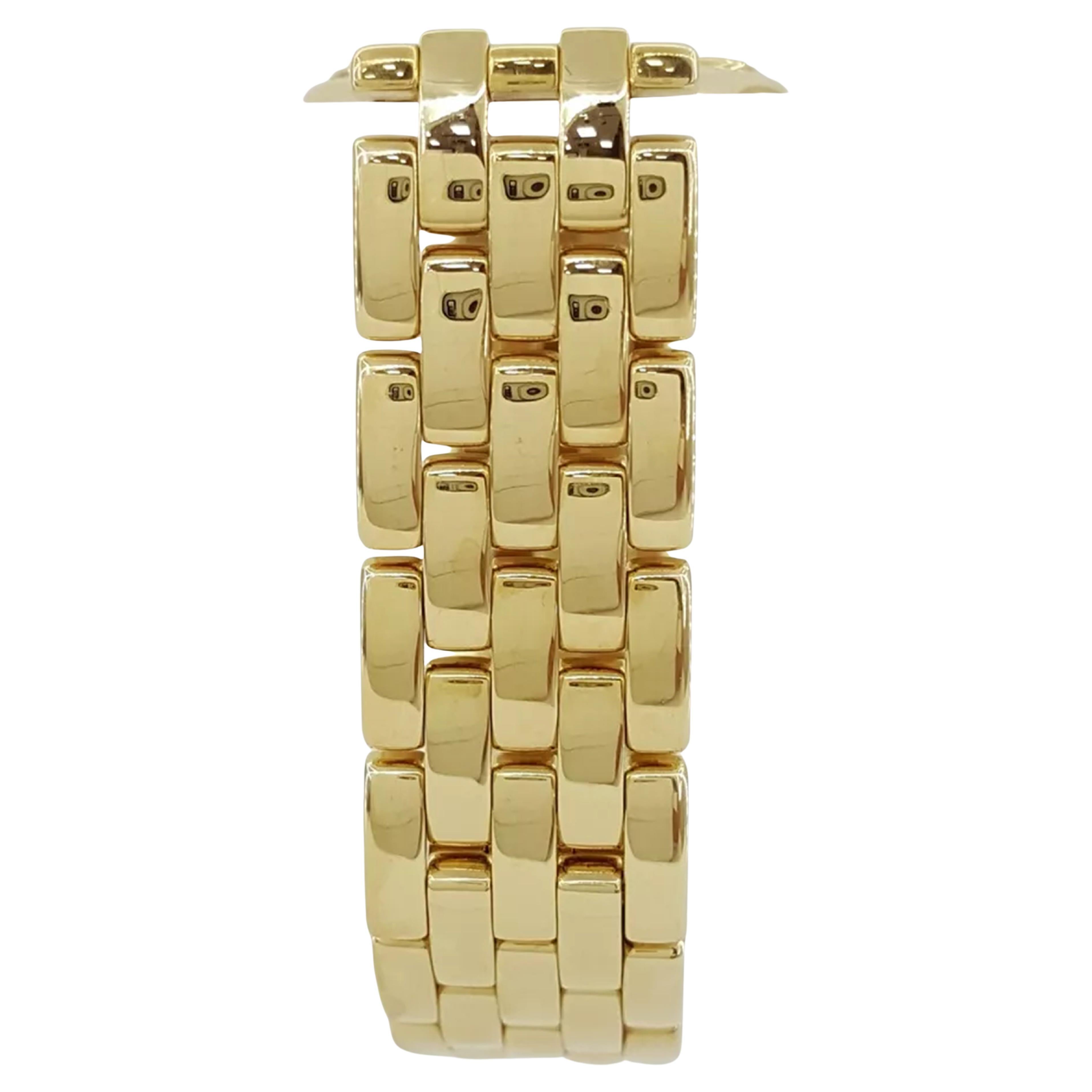 Authentic Cartier Panthere De Cartier Size Medium 27mm 18k Yellow Gold Watch In Excellent Condition In Chicago, IL