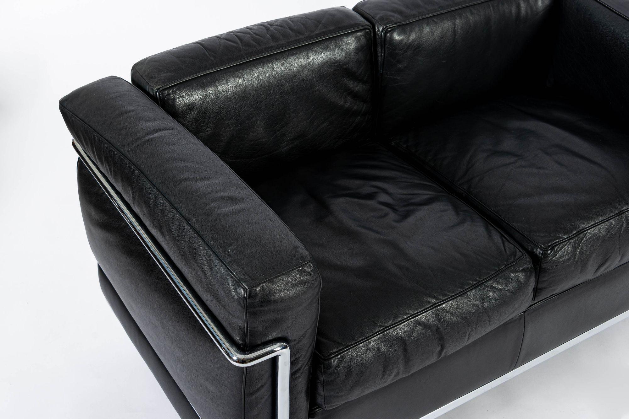 Autentico Divano a due posti in pelle nera Cassina LC2 di Le Corbusier 1994 in vendita 4