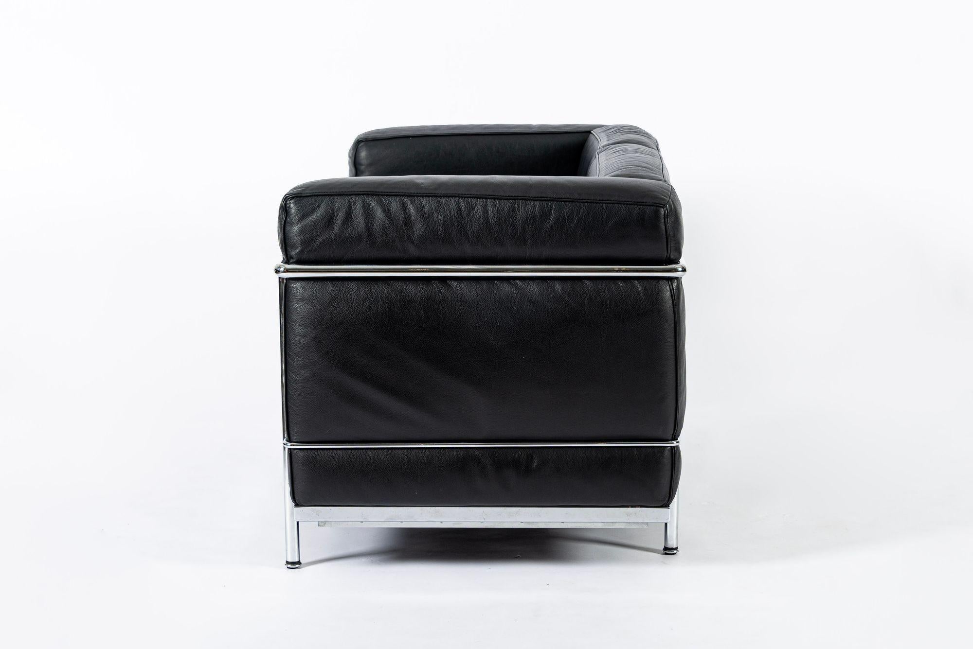 Autentico Divano a due posti in pelle nera Cassina LC2 di Le Corbusier 1994 in vendita 1