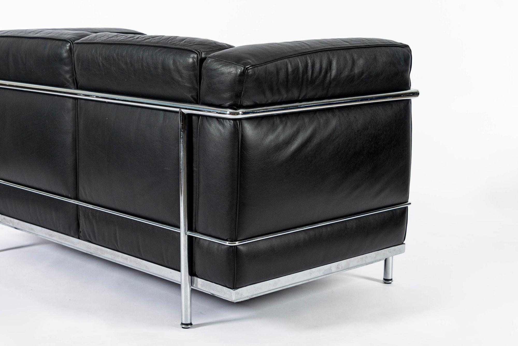 Autentico Divano a due posti in pelle nera Cassina LC2 di Le Corbusier 1994 in vendita 2