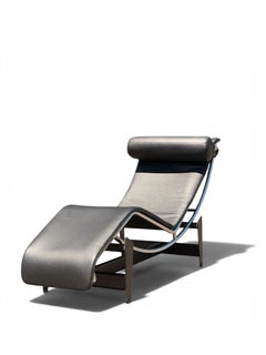 Chaise longue Cassina LC4 authentique, conçue par Le Corbusier — Cuir noir (n° 114715)