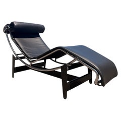 Chaise longue Cassina LC4 authentique, conçue par Le Corbusier — Cuir noir (n° 114715)