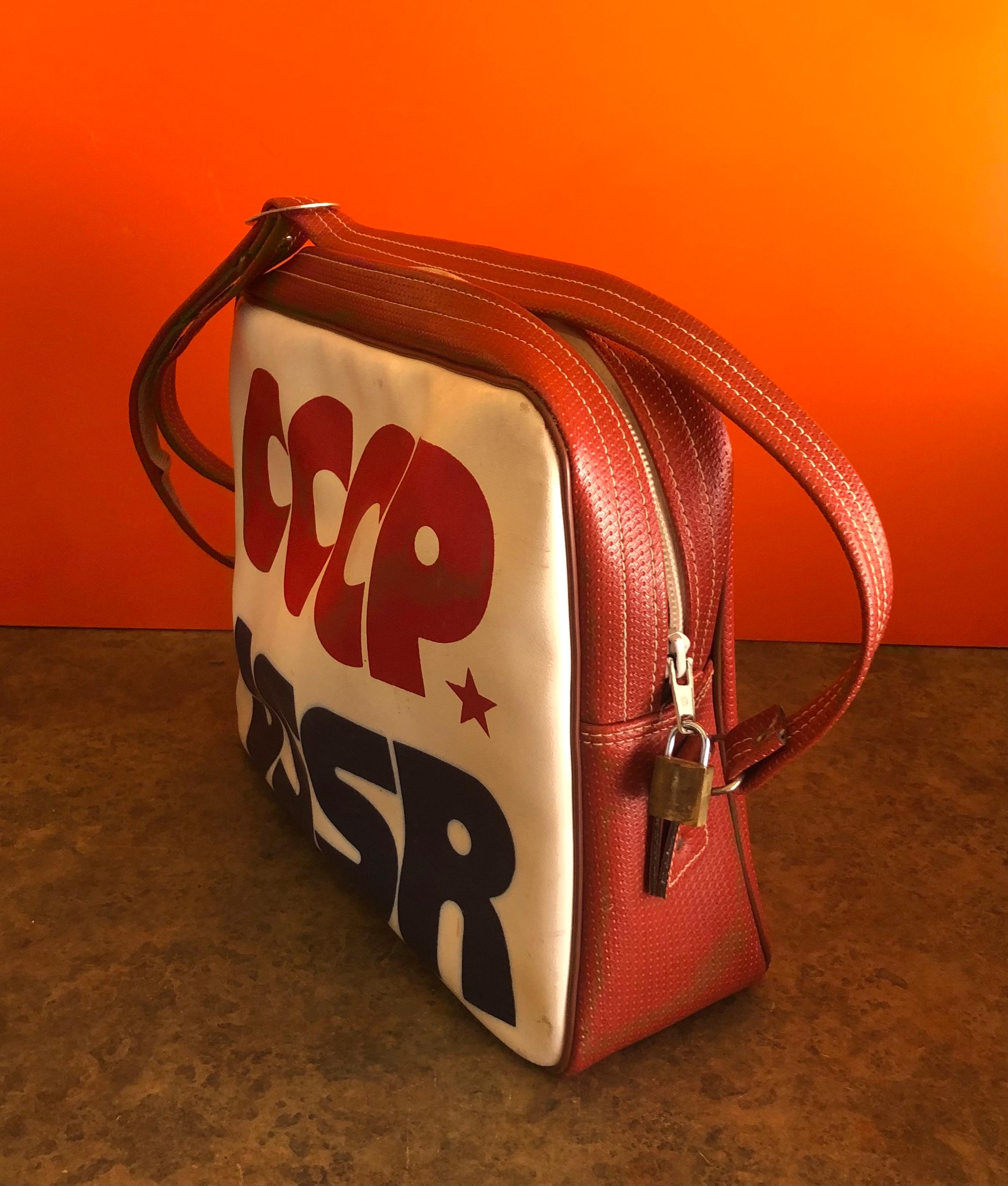 Authentique sac de sport olympique URSS CCCP authentique État moyen - En vente à San Diego, CA