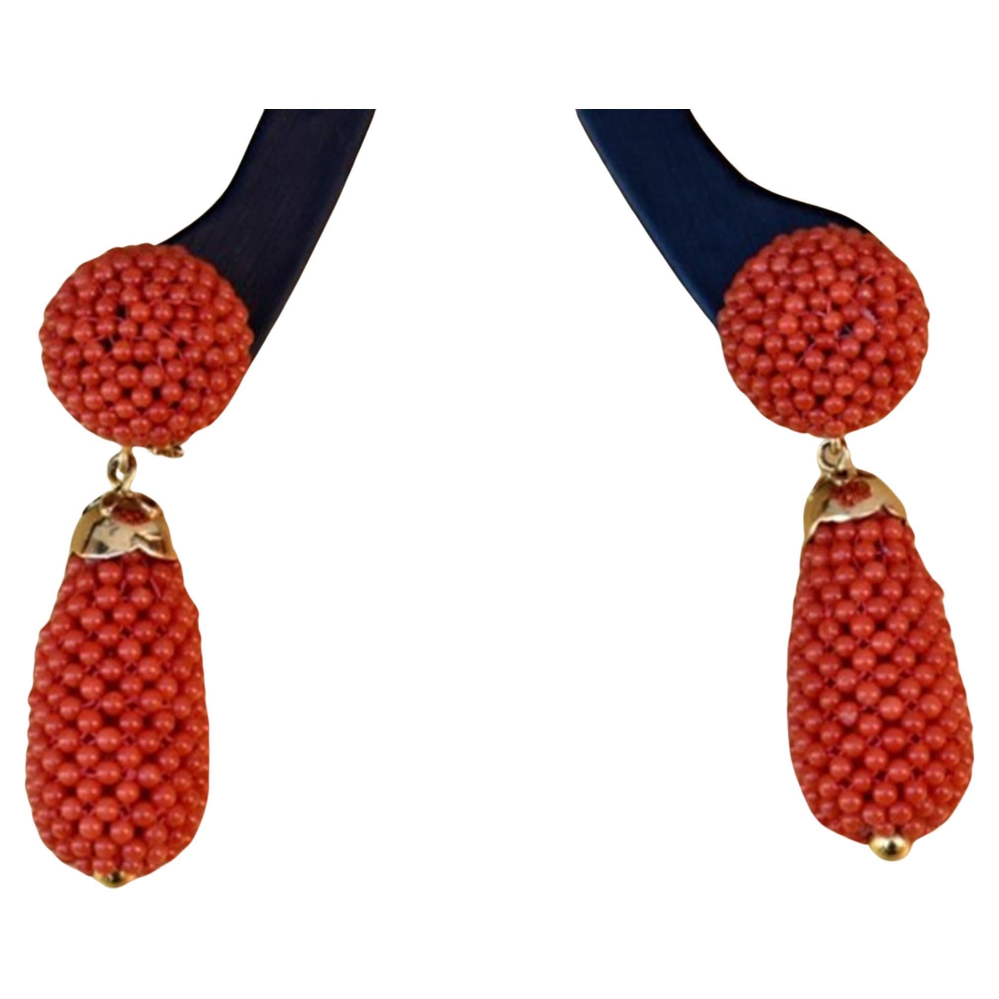 Authentic Chaika Italian Coral 18k yellow gold earrings In Excellent Condition For Sale In Chicago, IL