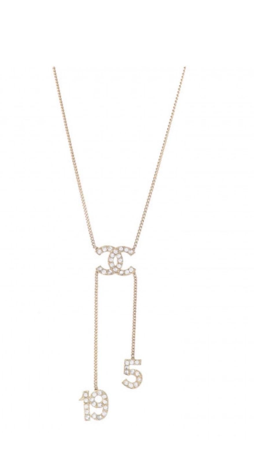 Autentico Chanel strass CC LOGO 5 & 19 Collana con ciondolo Vintage, Estate in vendita 2