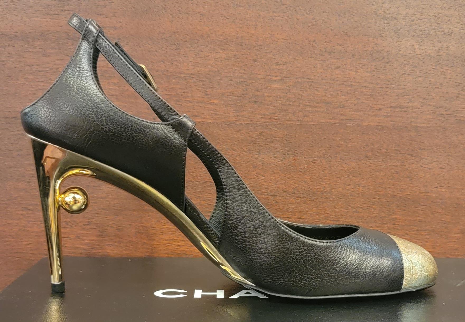 Women's or Men's Authentic Chanel Size 38.5 Leather High Heel Shoes W/Gold Accents For Sale