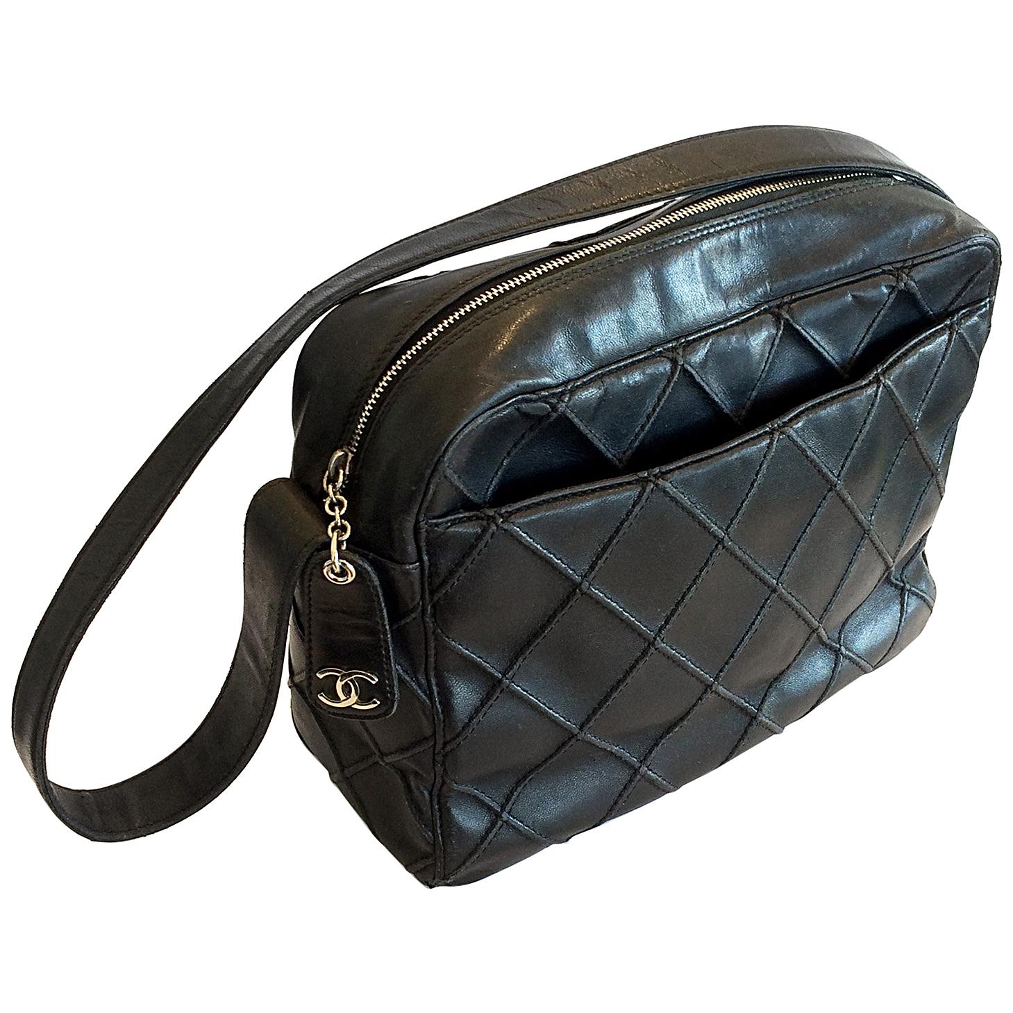 Authentic Chanel Vintage Shoulder Bag Handbag For Sale