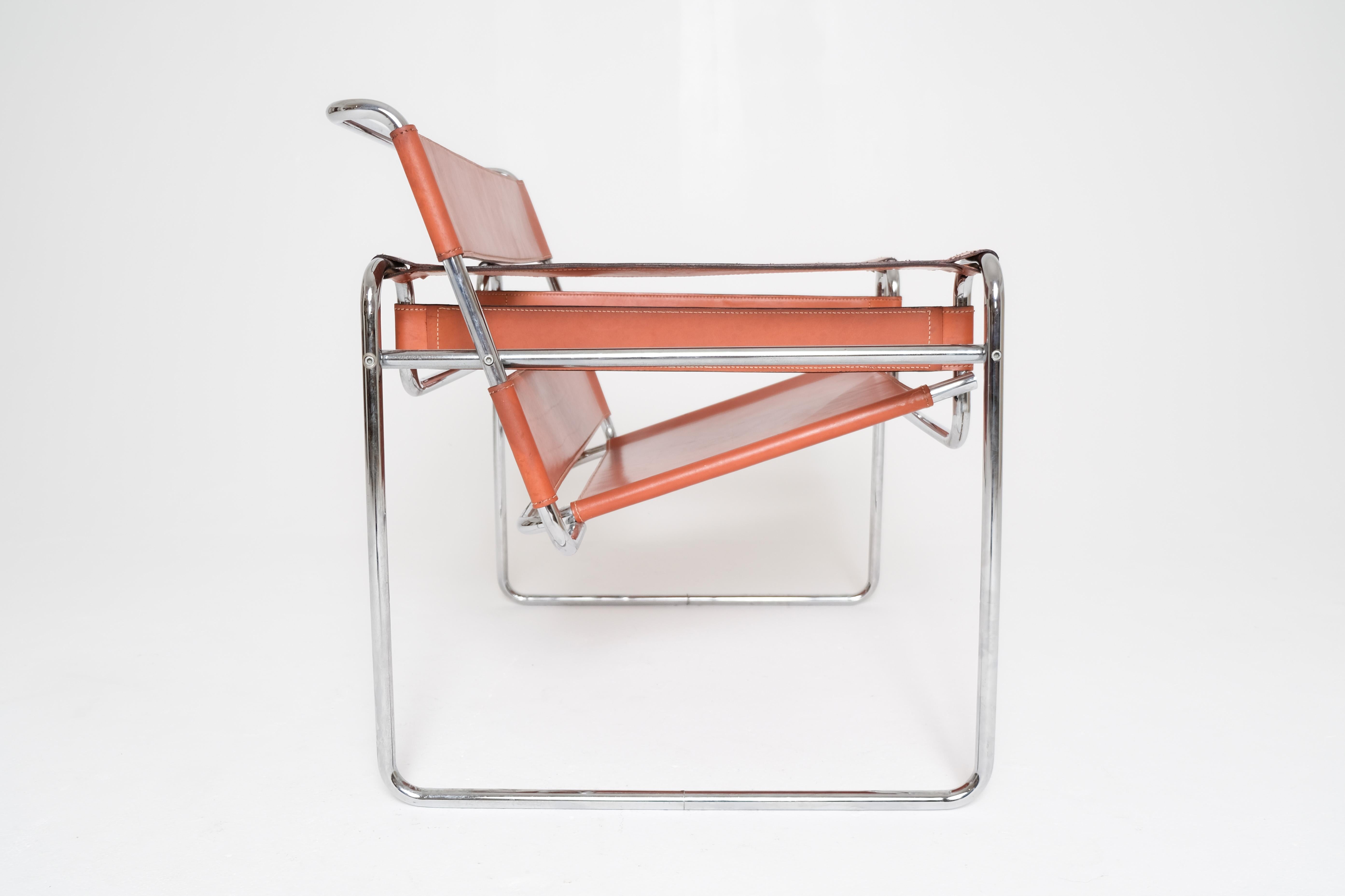 Authentic Cognac Wassily Chair by Marcel Breuer for Gavina, 1960’s Moderno de mediados de siglo en venta