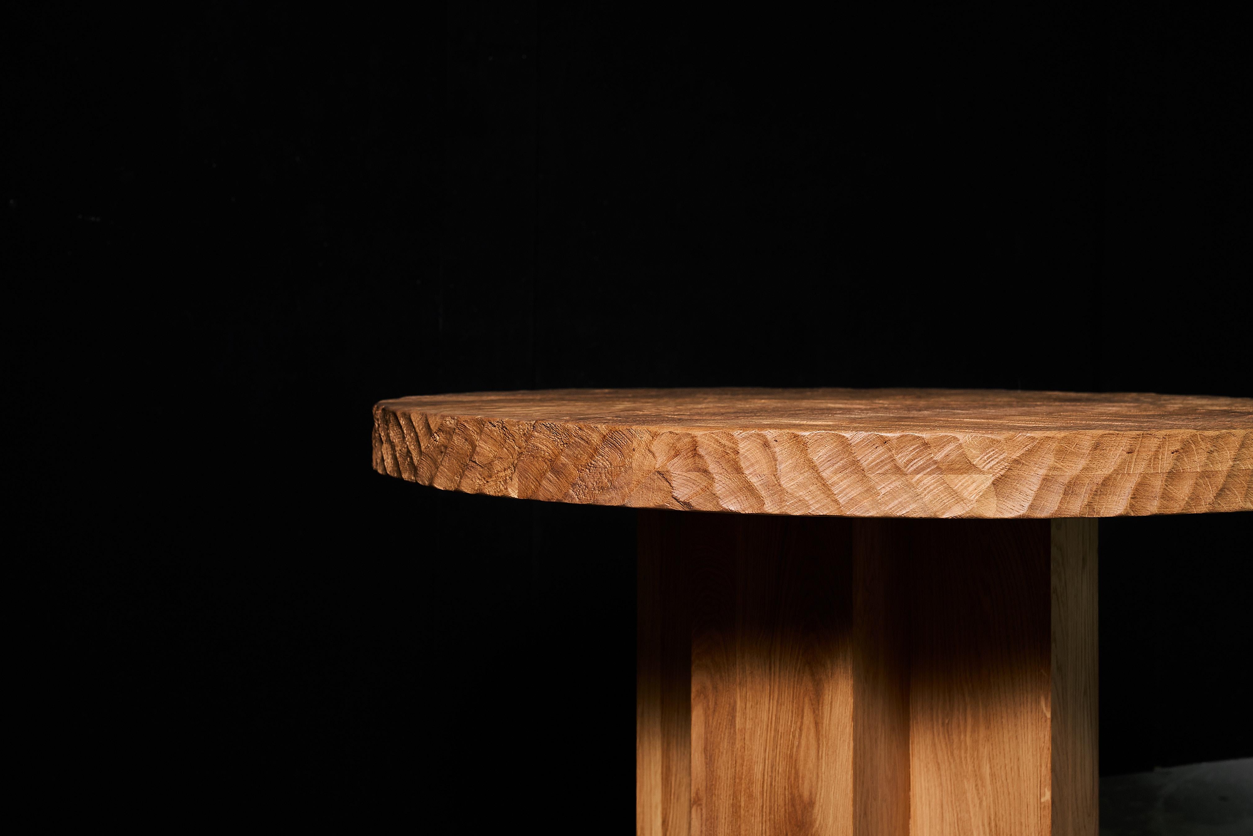 Authentic Contemporary Brutalist Style Round Table in Solid Oak, 130cm. In New Condition For Sale In Burlăceni, Cahul District