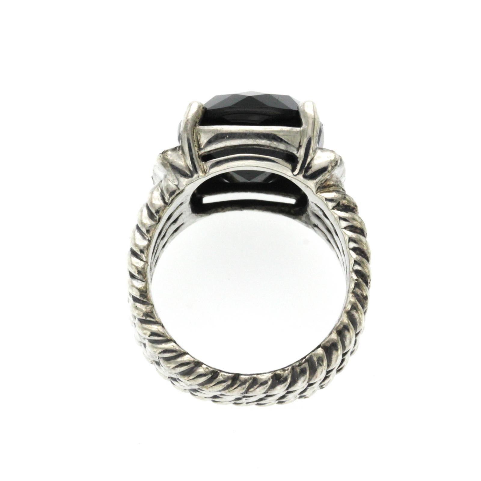 Authentic David Yurman 925 Sterling Silver Onyx Wheaton Ring Size 5 In Excellent Condition For Sale In Los Angeles, CA