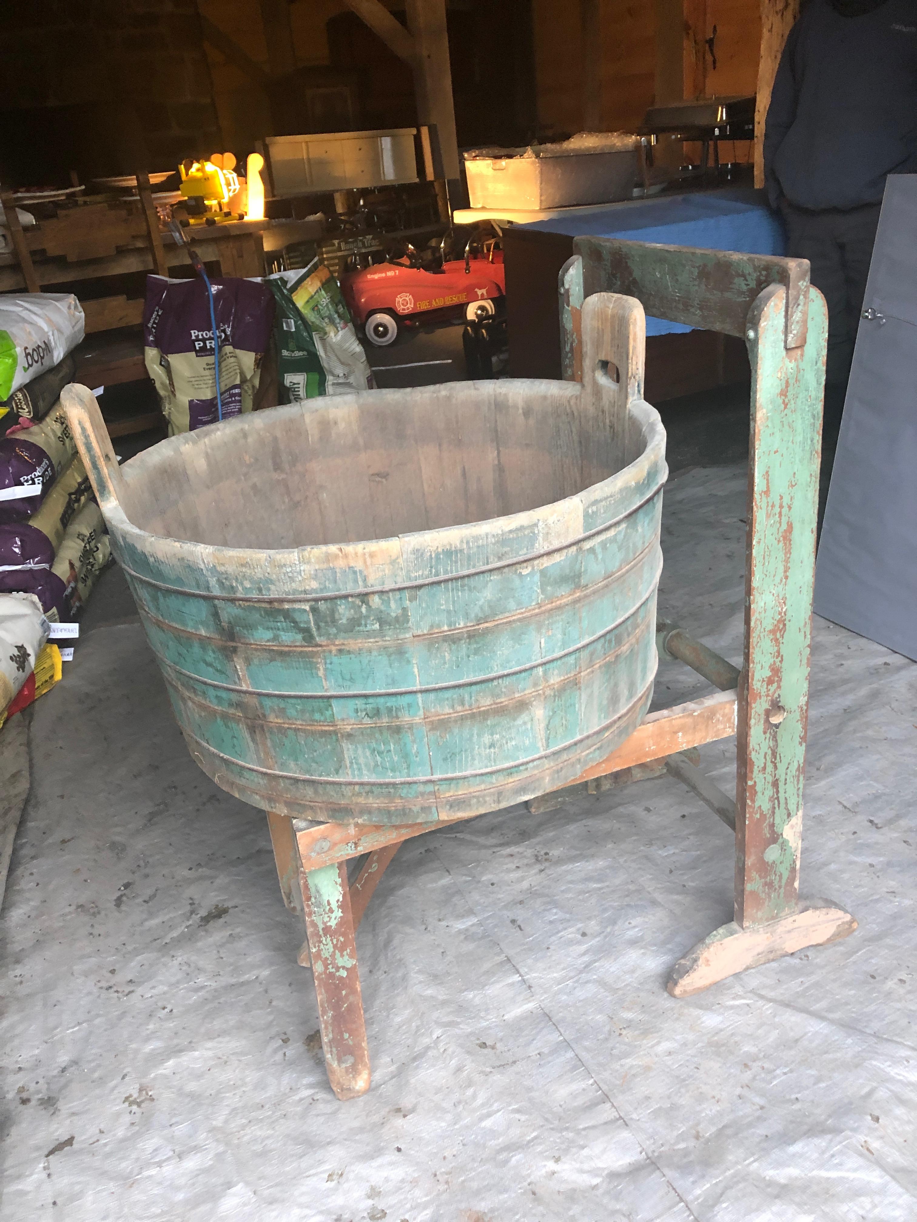 Authentic Distressed Country Washing Barrel Tub and Stand In Distressed Condition For Sale In Hopewell, NJ