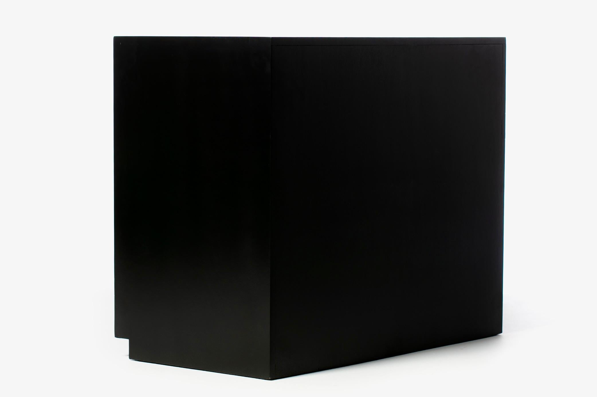 Authentic Dorothy Draper España Chest Lacquered in Black Bean & Gold circa 1955 For Sale 6