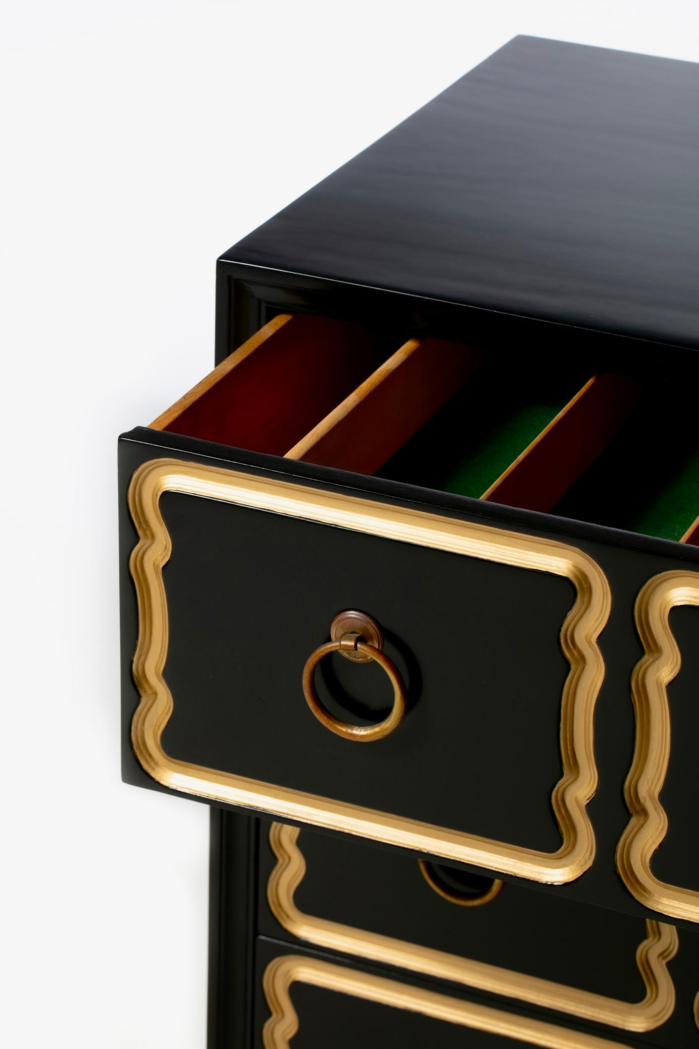 Authentic Dorothy Draper España Chest Lacquered in Black Bean & Gold circa 1955 In Good Condition For Sale In Saint Louis, MO