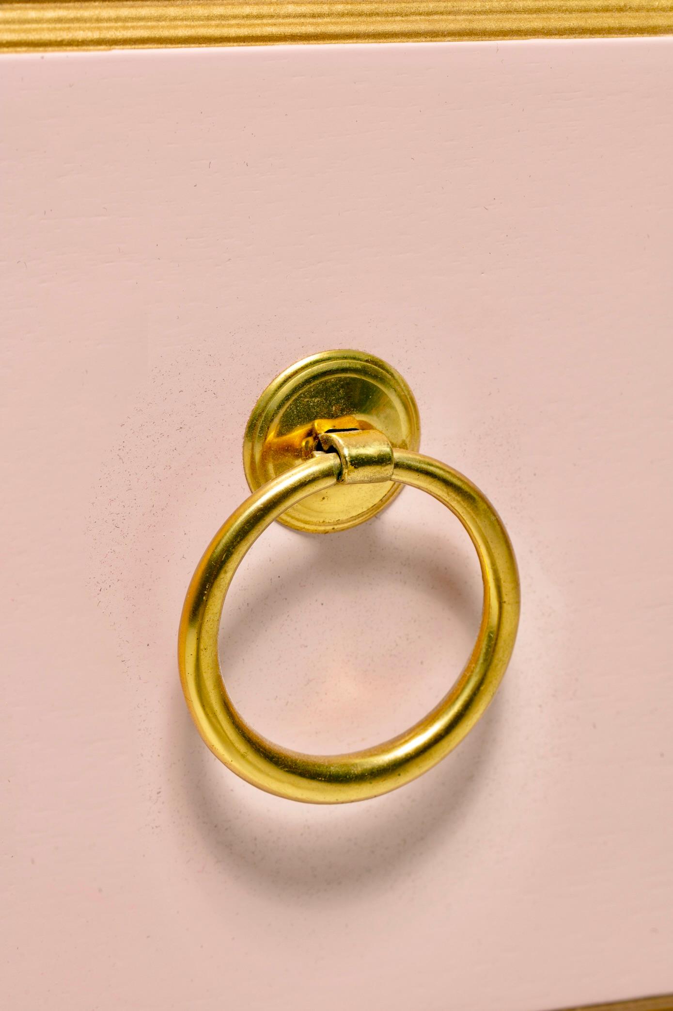 Autentica cassapanca Dorothy Draper España laccata in rosa e oro circa 1955 in vendita 9