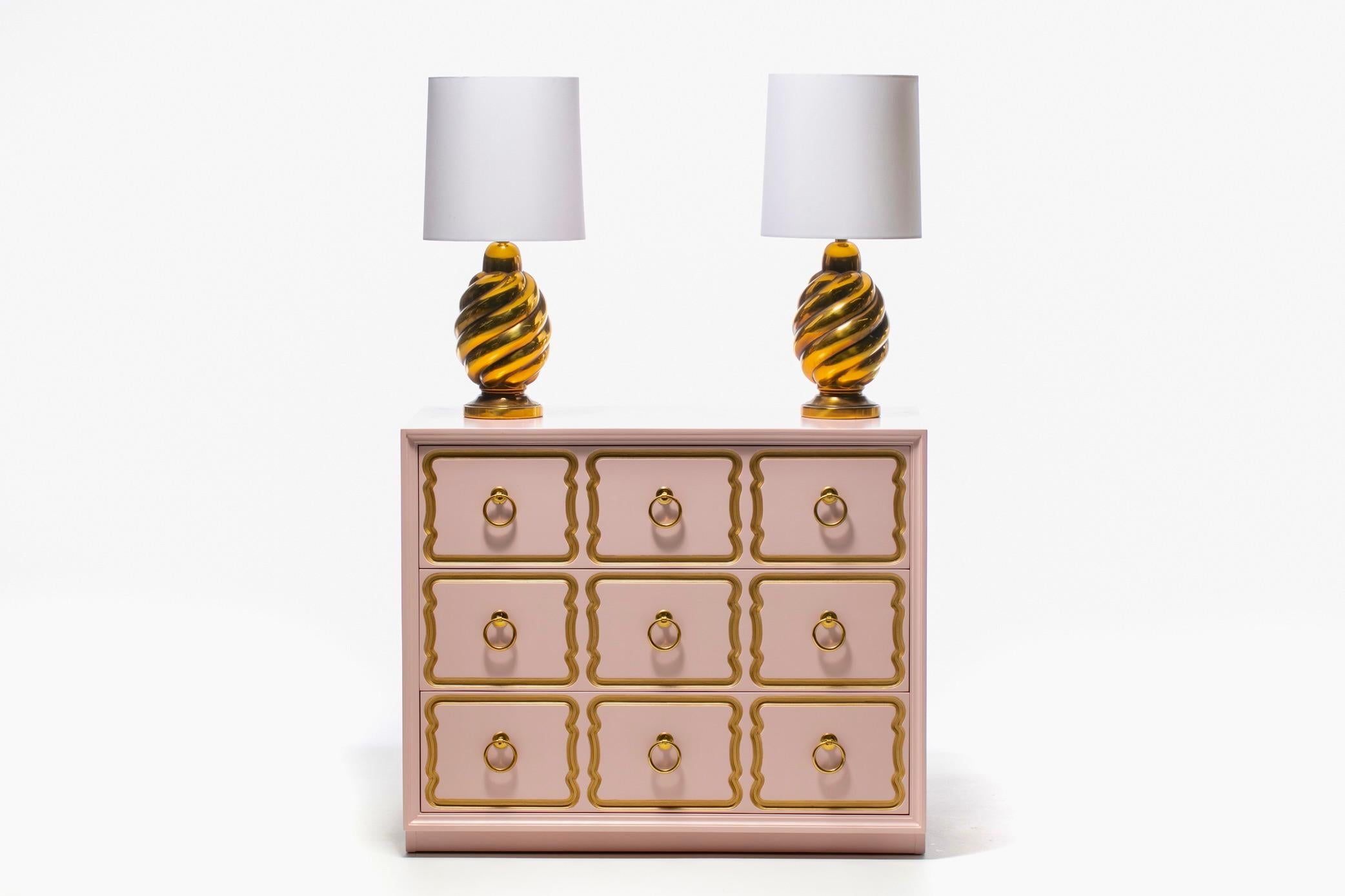 Autentica cassapanca Dorothy Draper España laccata in rosa e oro circa 1955 in vendita 10