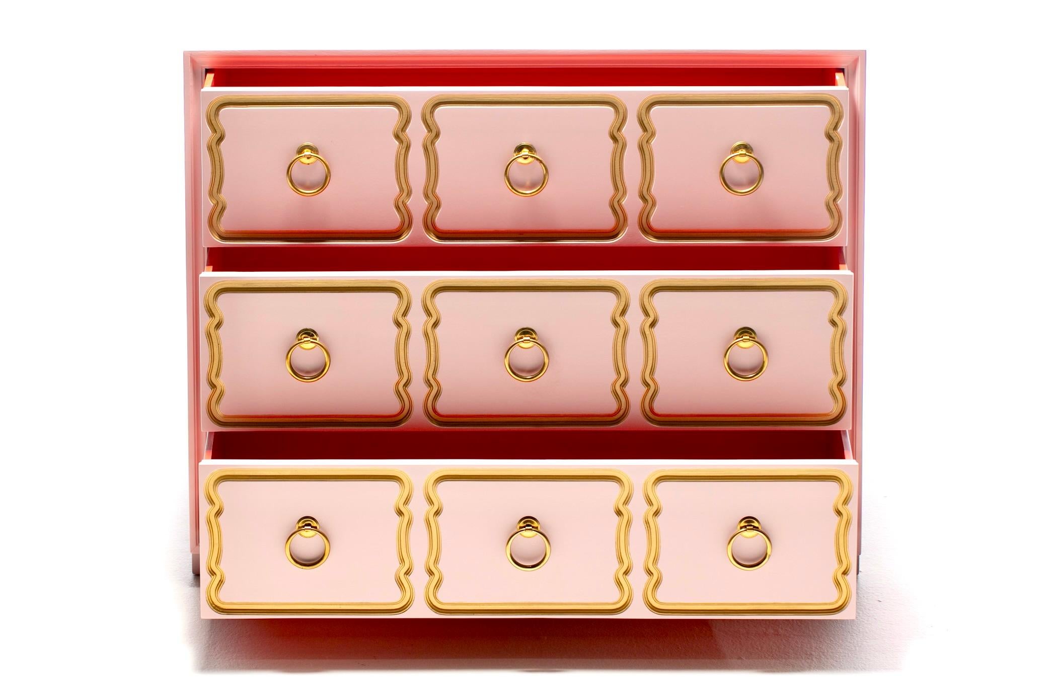 Autentica cassapanca Dorothy Draper España laccata in rosa e oro circa 1955 in vendita 1