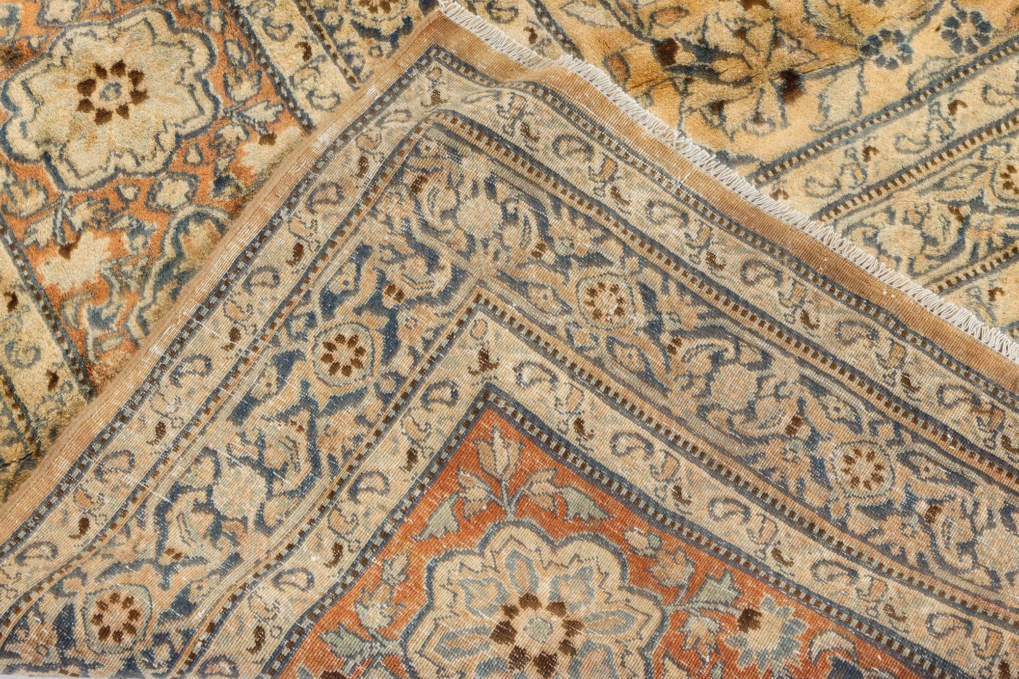 Doris Leslie Blauer authentischer persischer Meshad-Teppich aus dem frühen 19. Jahrhundert im Angebot 3