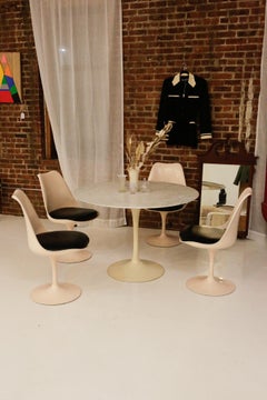 Authentique fauteuil Tulip Eero Saarinen Early Knoll en cuir noir avec coussin de siège