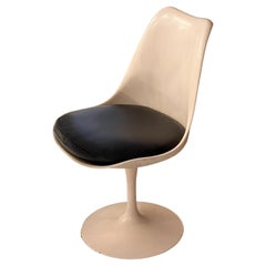 Authentique fauteuil Tulip Eero Saarinen Early Knoll en cuir noir avec coussin de siège