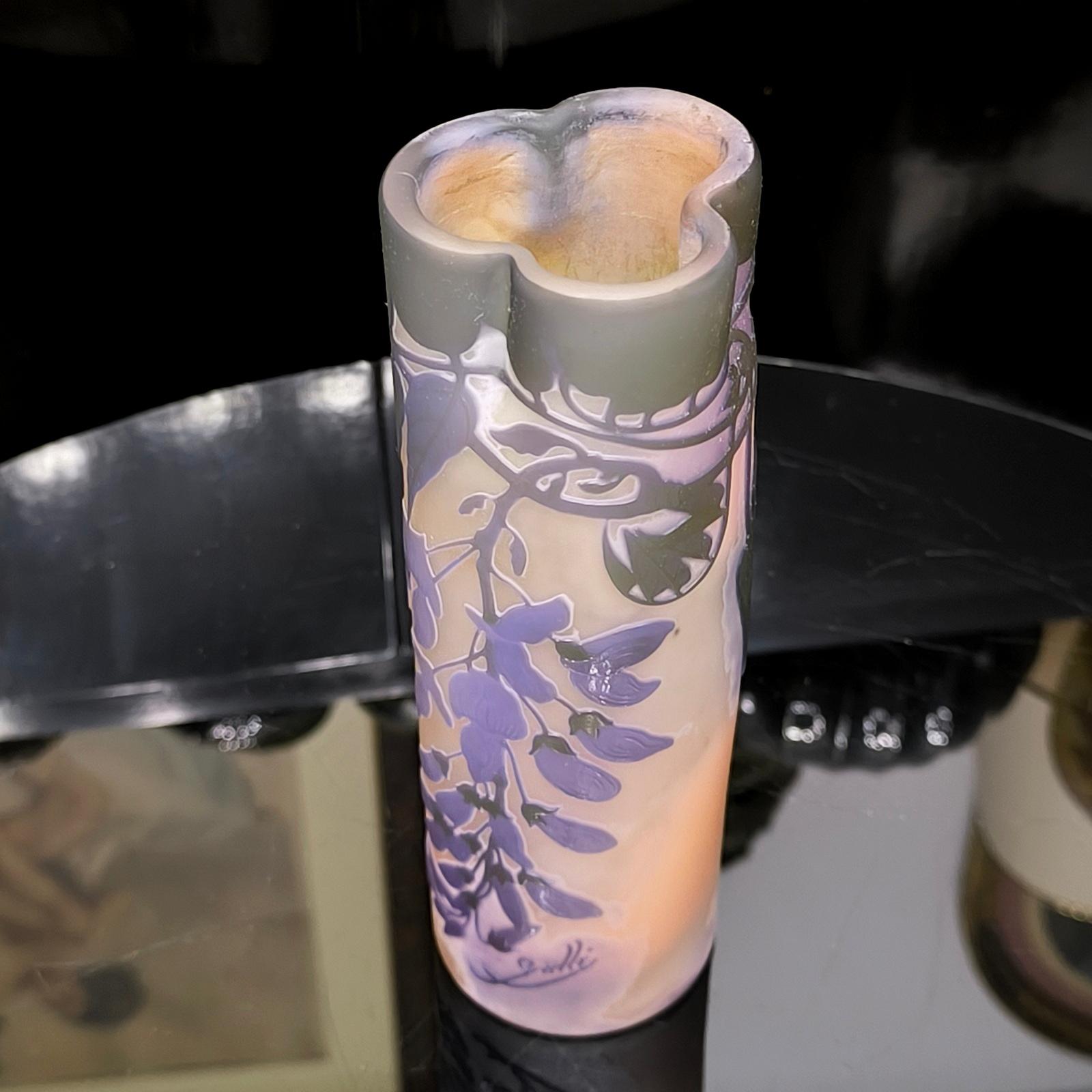 Autentico vaso Émile Gallé Art Nouveau con motivo a glicine, circa 1910 in vendita 4