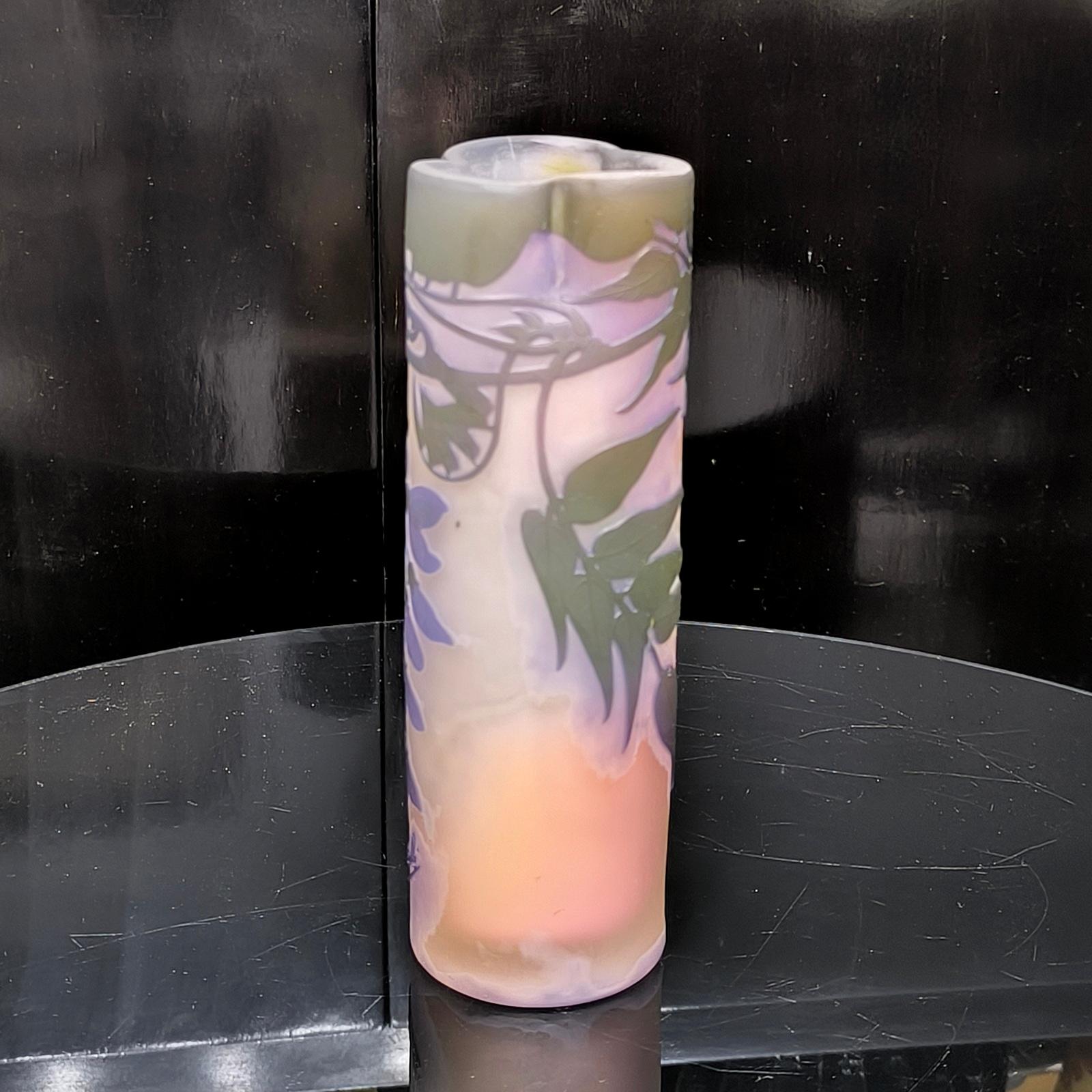 Autentico vaso Émile Gallé Art Nouveau con motivo a glicine, circa 1910 in vendita 1