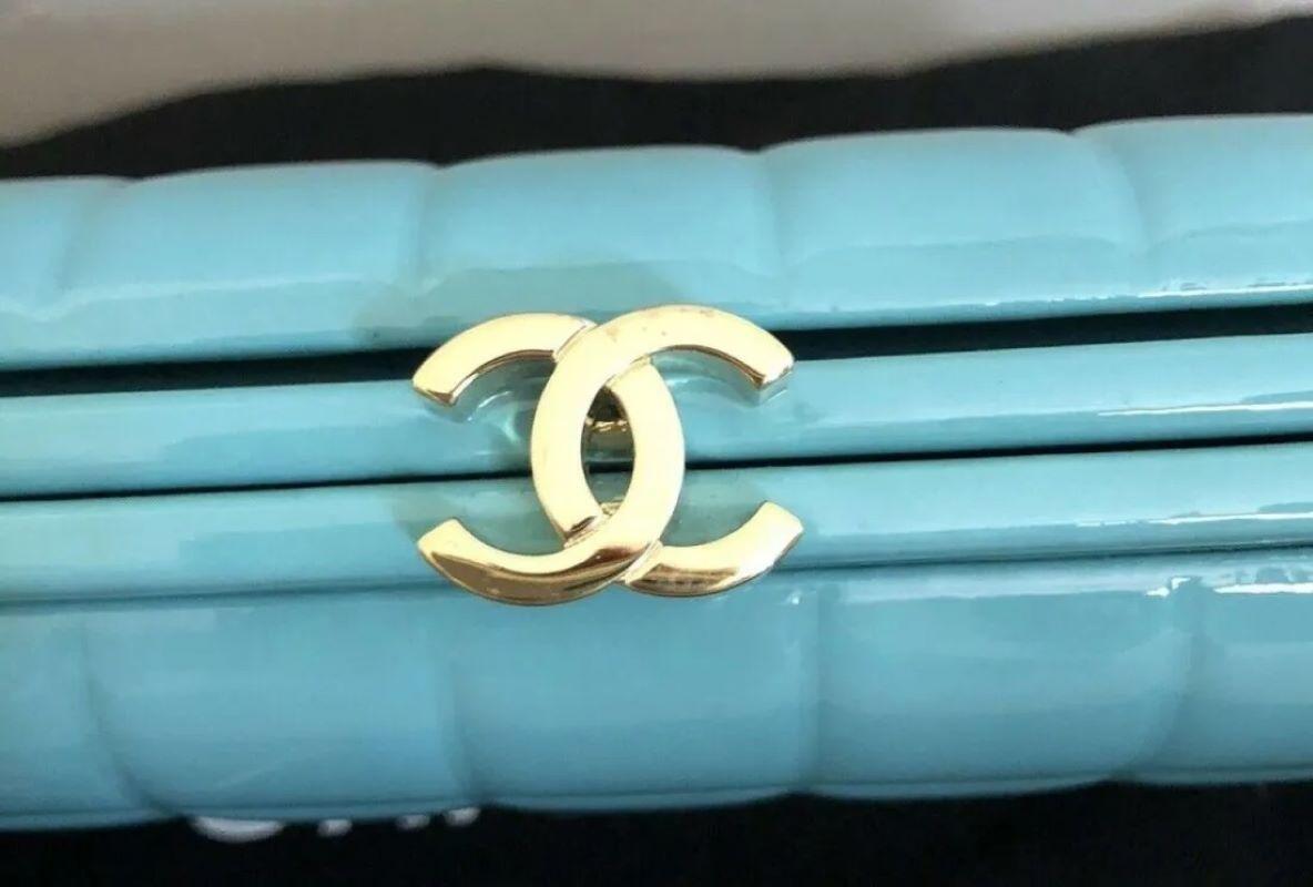 Authentic Enamel Chanel Turquios Clutch For Sale 4