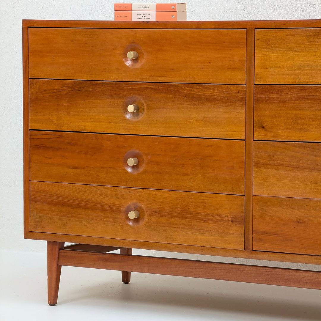 Metà XX secolo Autentico: Fred Lowen per Fler Comò a otto cassetti / Credenza (1958) in vendita