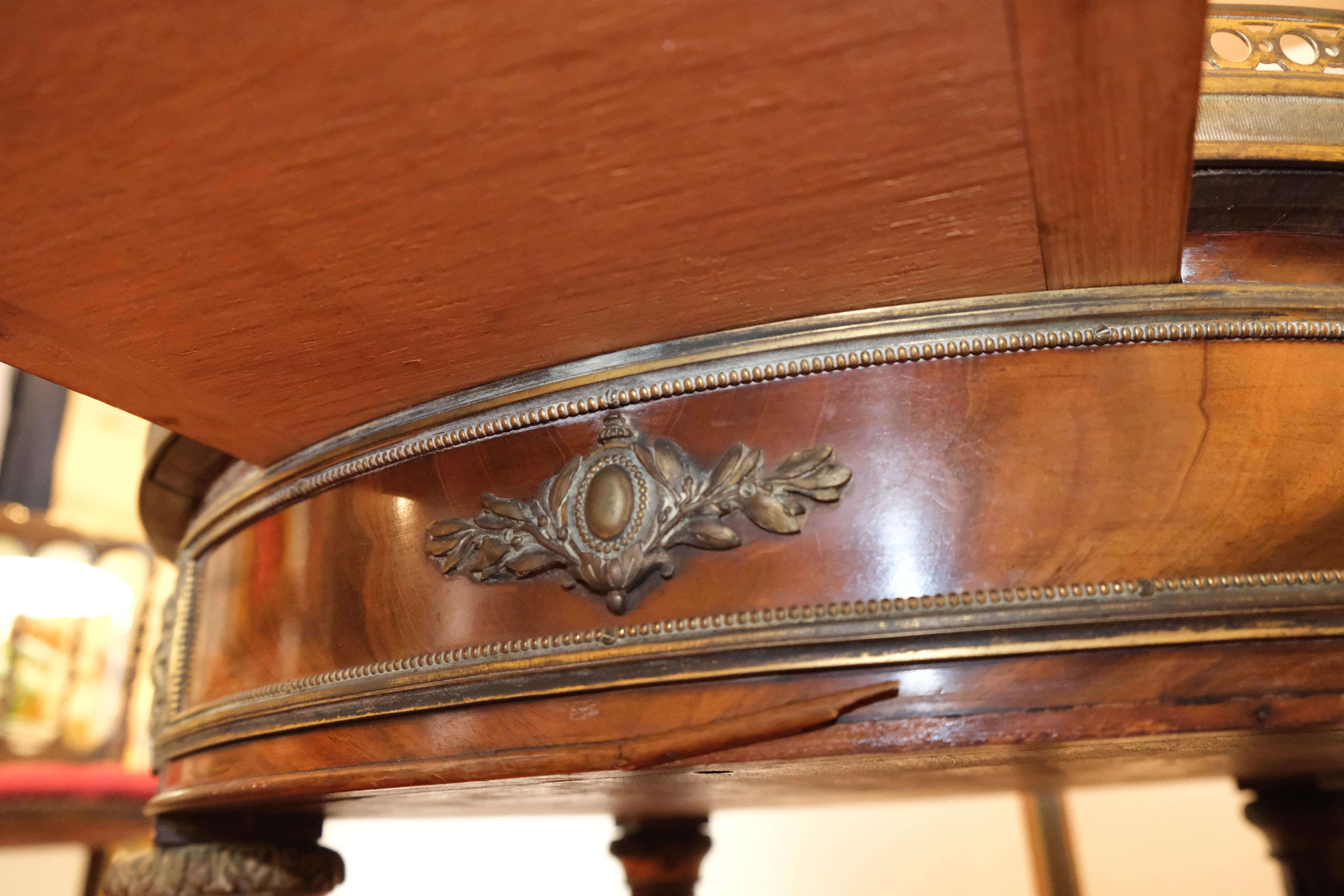 Authentic French Louis XVI Round Mahogany Gueridon Table with Marble top en venta 7