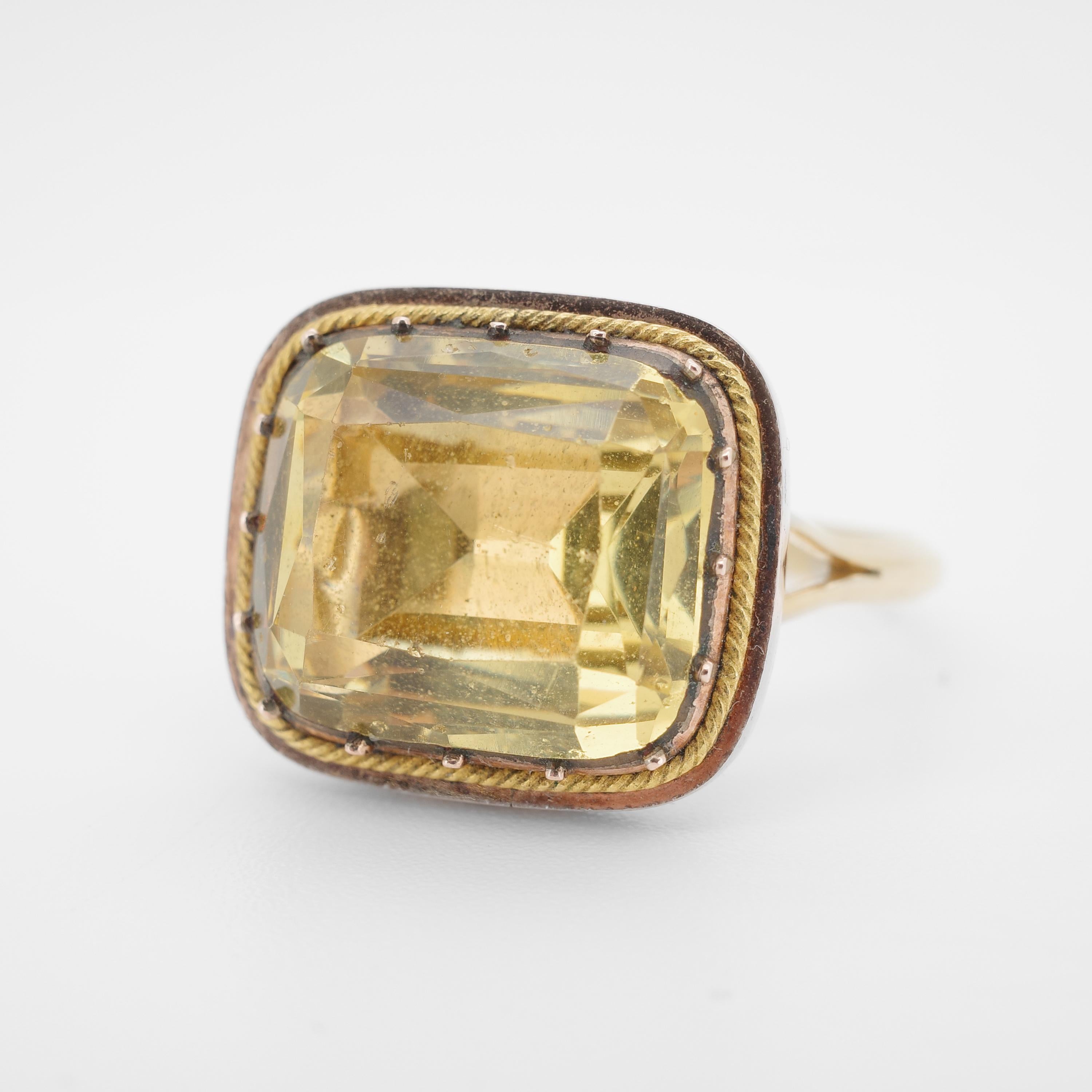 Taille émeraude Authentic Georgian 18K Gold & Paste Citrine Ring — Rare Large-Scale Size 9 en vente