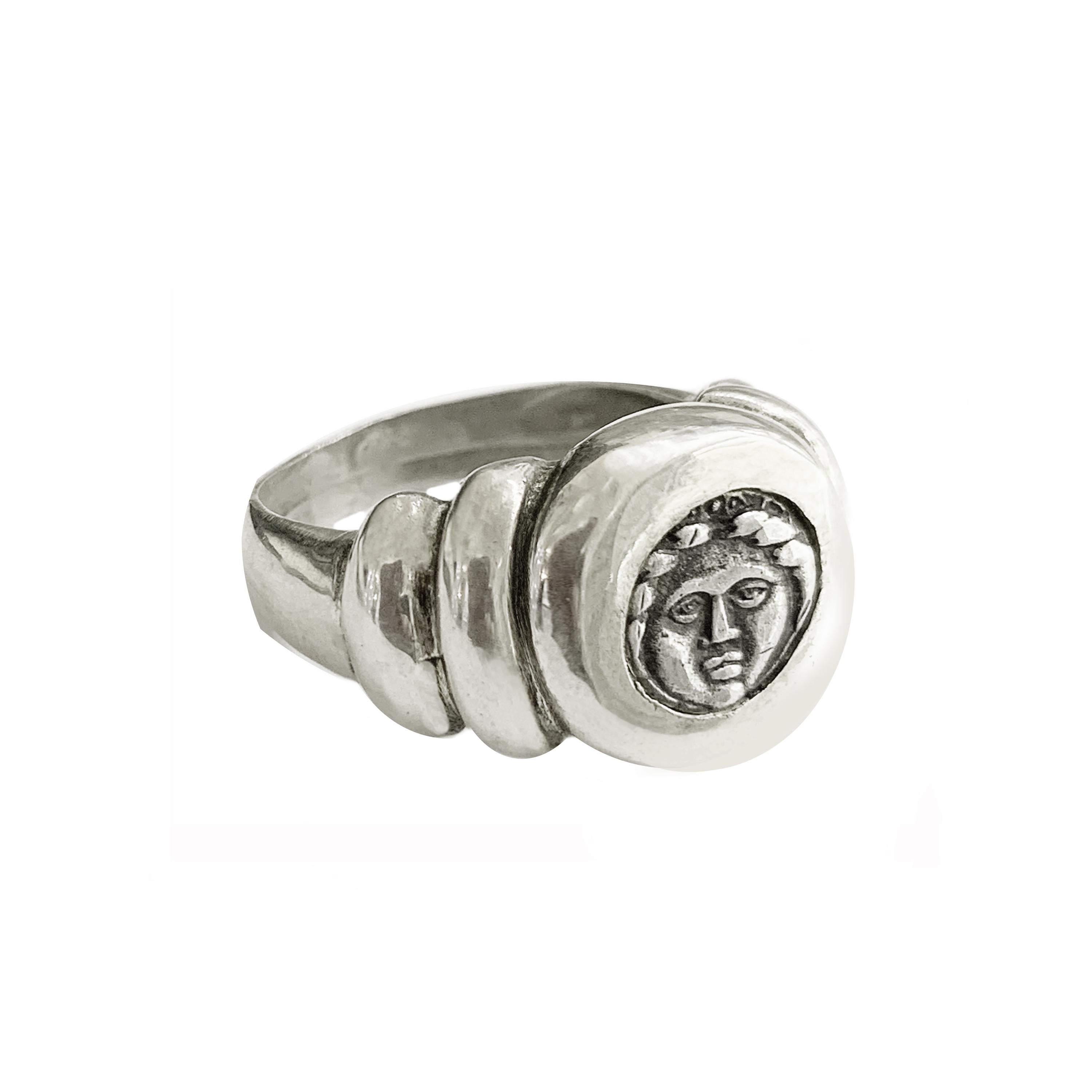 Authentic Greek coin 4th Cent. BC Silver Ring depicting God Apollo In New Condition For Sale In Roma, IT