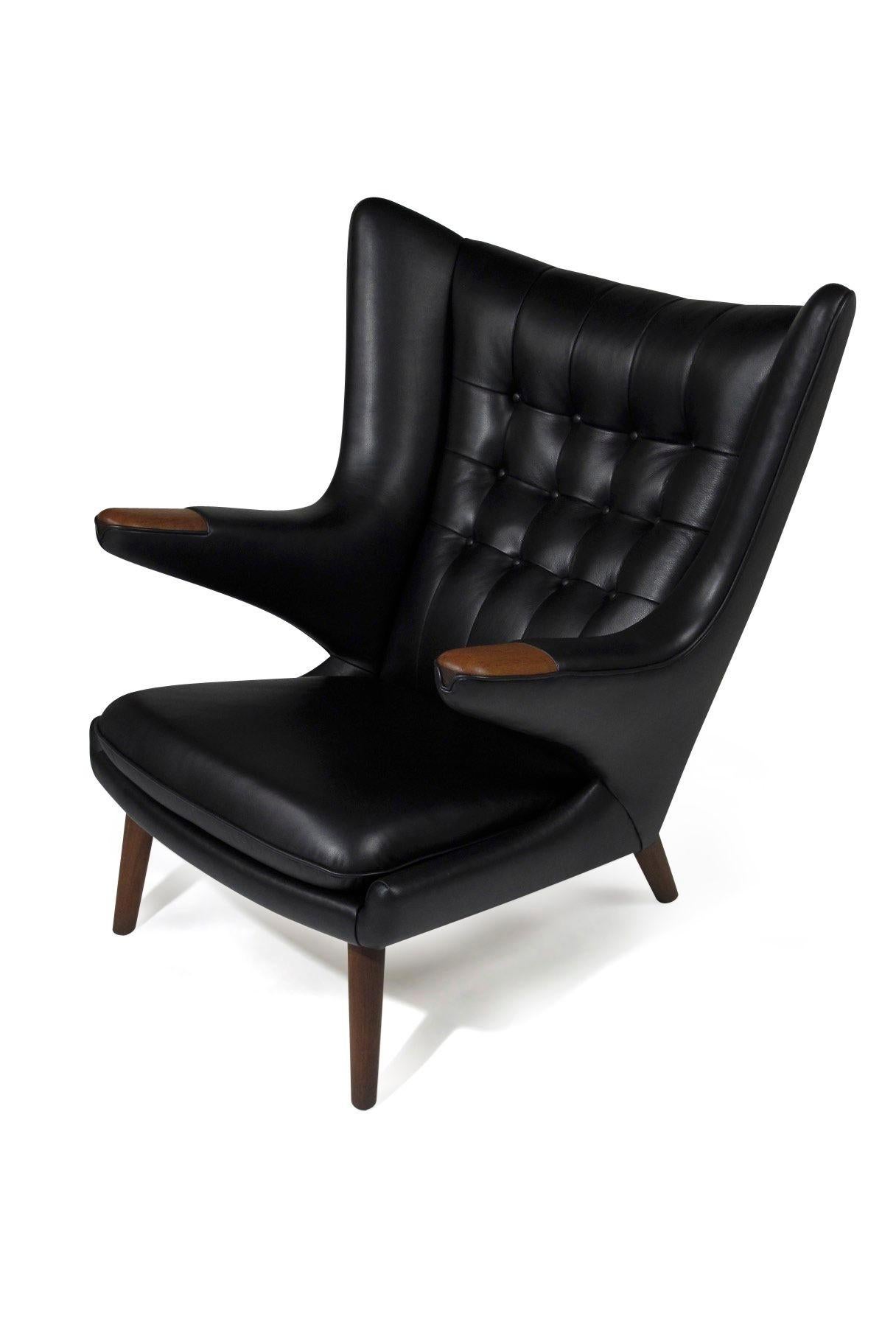Authentic Hans J. Wegner Papabear Chair AP 19 & Ottoman AP 29 in Black Leather 1
