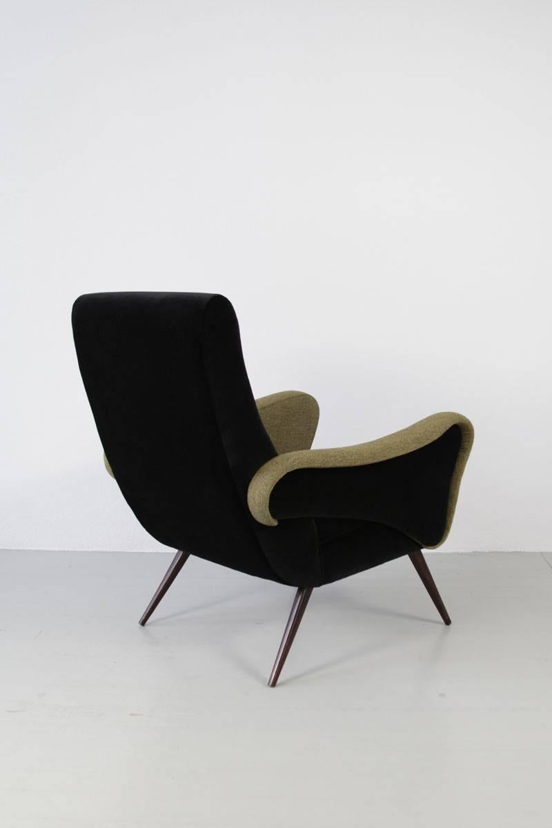 Authentic two tone Italian Armchair from the 1950s In Good Condition For Sale In Wolfurt, AT