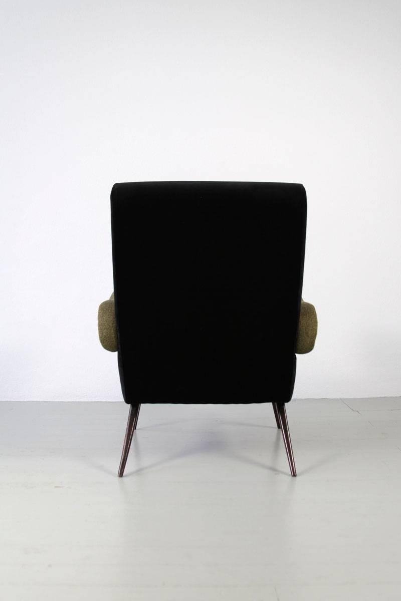 Authentischer zweifarbiger italienischer Sessel aus den 1950er-Jahren im Zustand „Gut“ in Wolfurt, AT