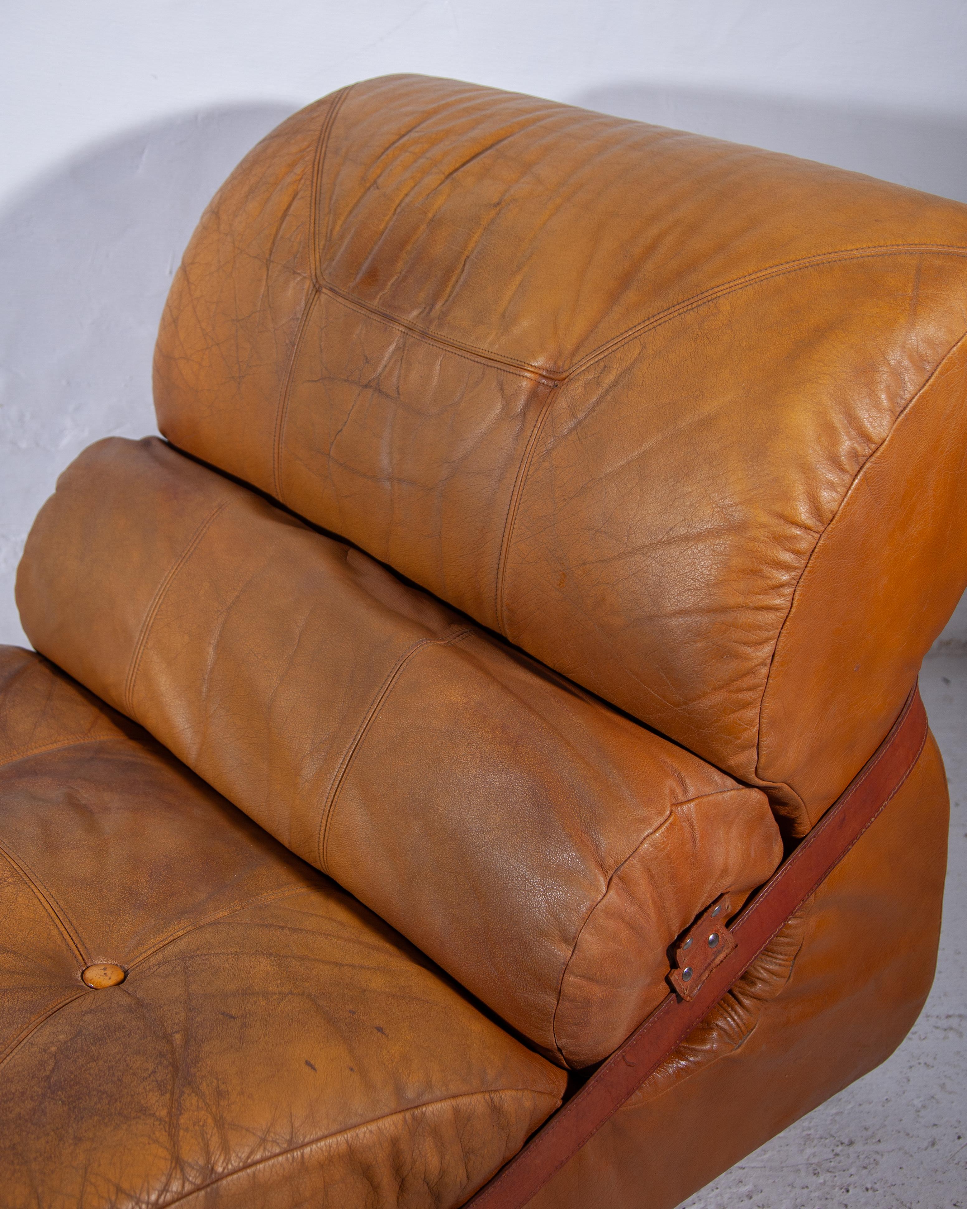 Auténtico sillón italiano de cuero camel, años 70 en venta 5