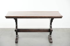 Authentic Italian dining table from the 16th century made of walnut