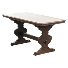 Authentic Italian dining table from the 16th century made of walnut