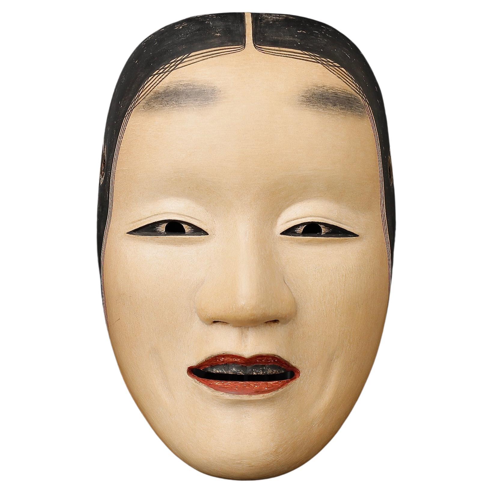 Authentische japanische Fukai Noh-Maske mit der Darstellung des Herzschlags einer gealterten Frau im Angebot