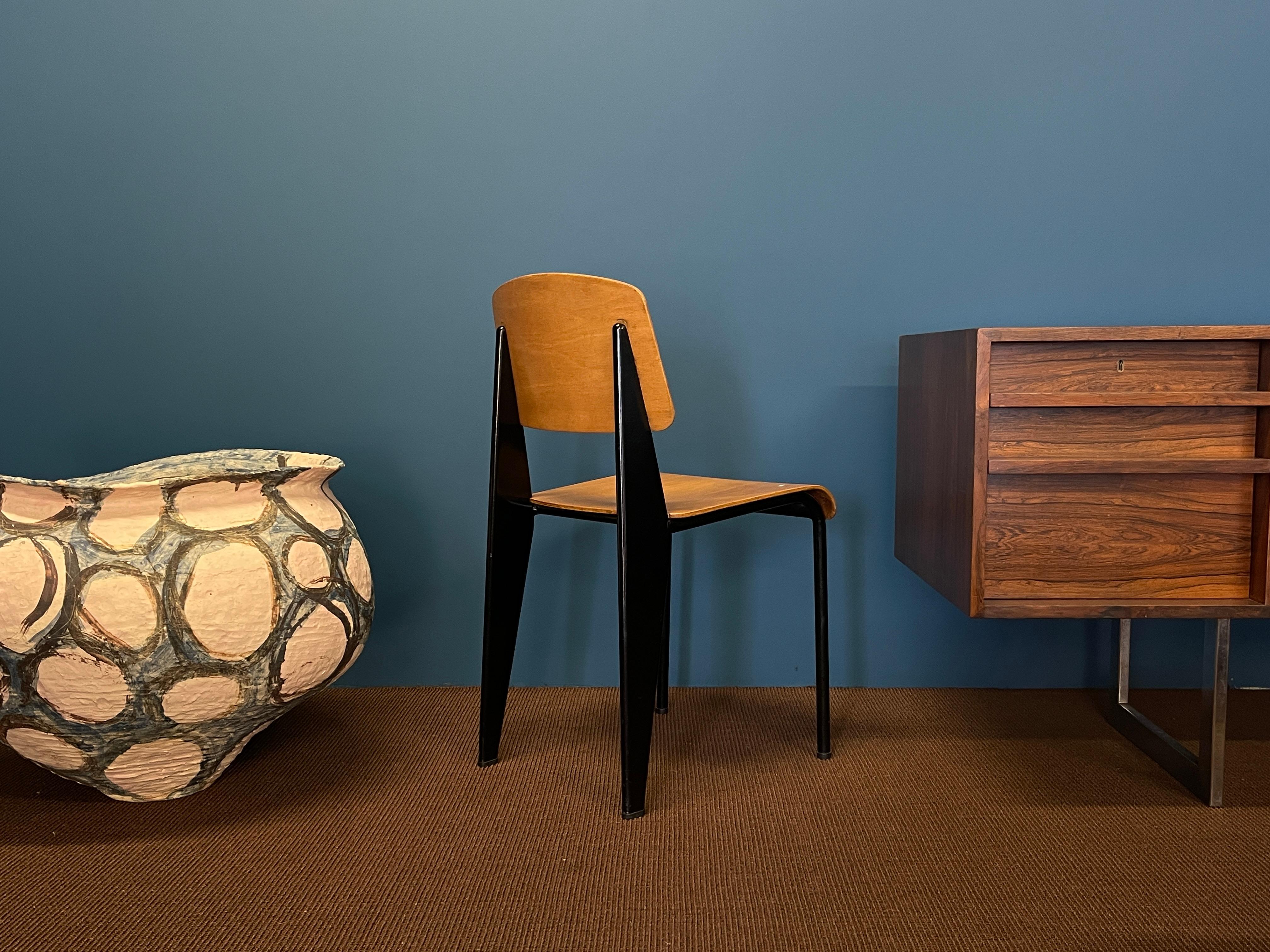 Jean Prouvé Metropole 305 / Standard Chair - 1950s Alzueta Provenance In Good Condition In Knokke-Heist, BE