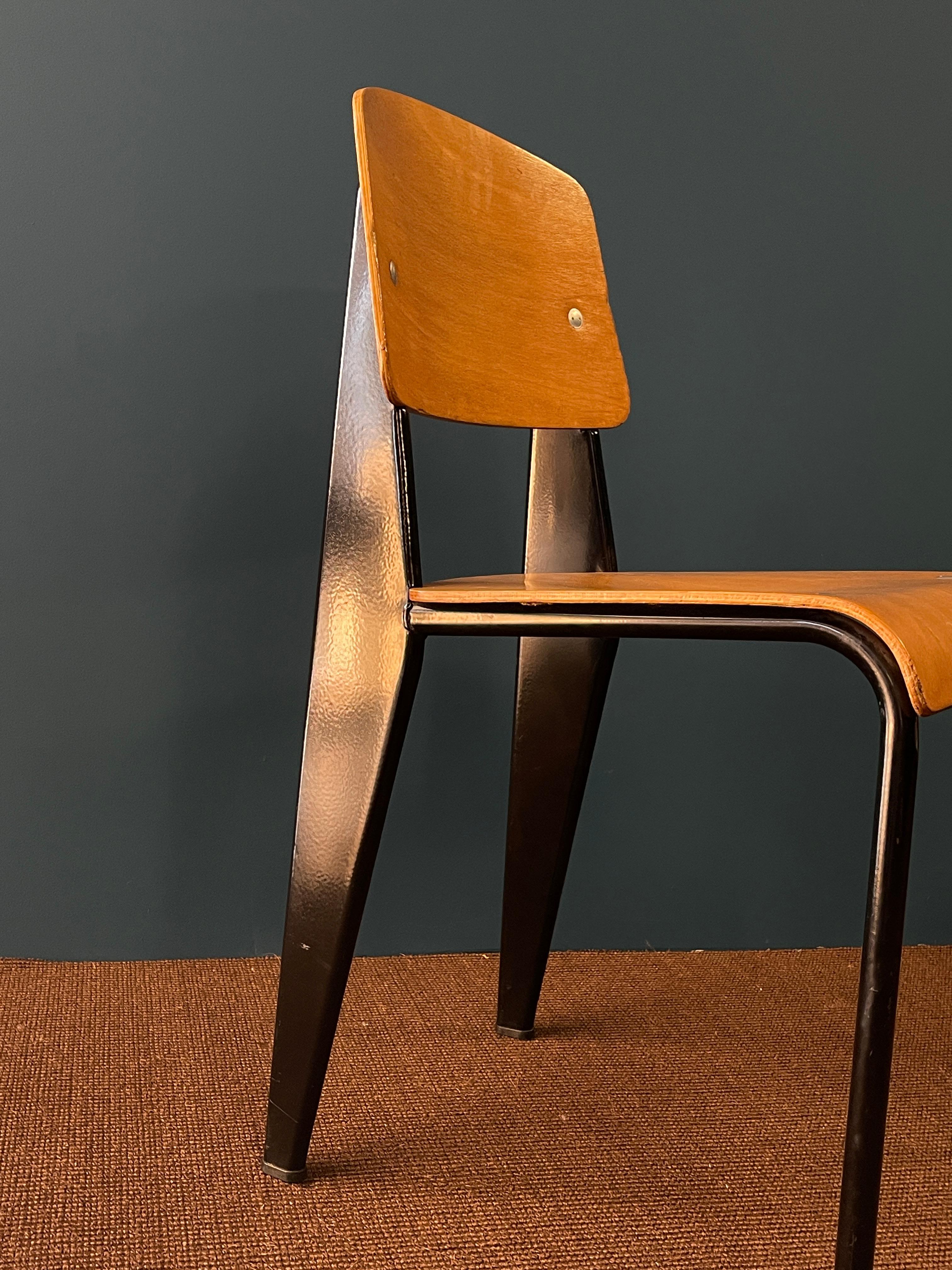 Mid-20th Century Jean Prouvé Metropole 305 / Standard Chair - 1950s Alzueta Provenance