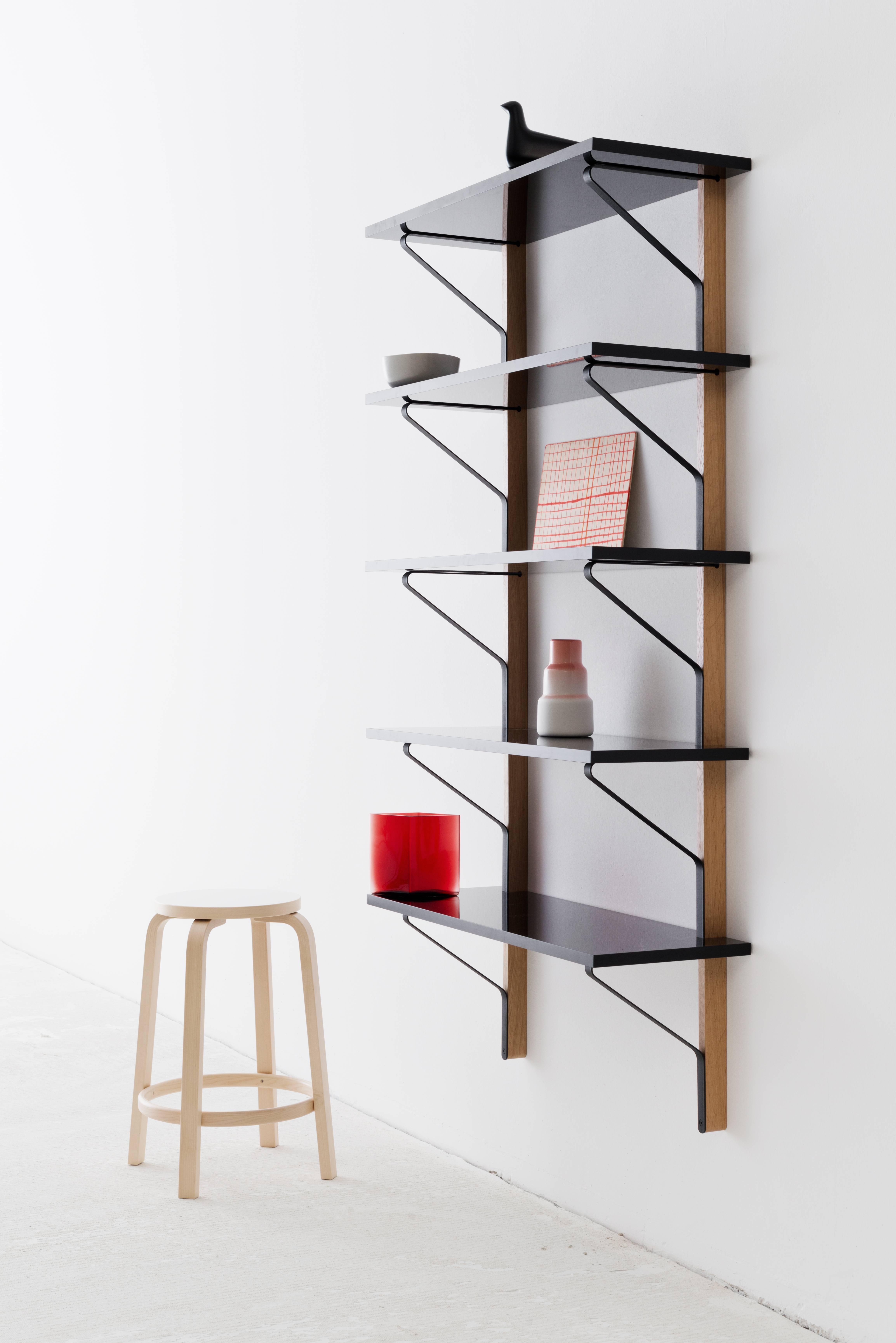 REB 013 Kaari is the perfect solution for small spaces that need to fulfill various purposes. The system by Ronan and Erwan Bouroullec combines shelving with an integrated desk to up functionality to the maximum.

Paris-based brothers Ronan (born