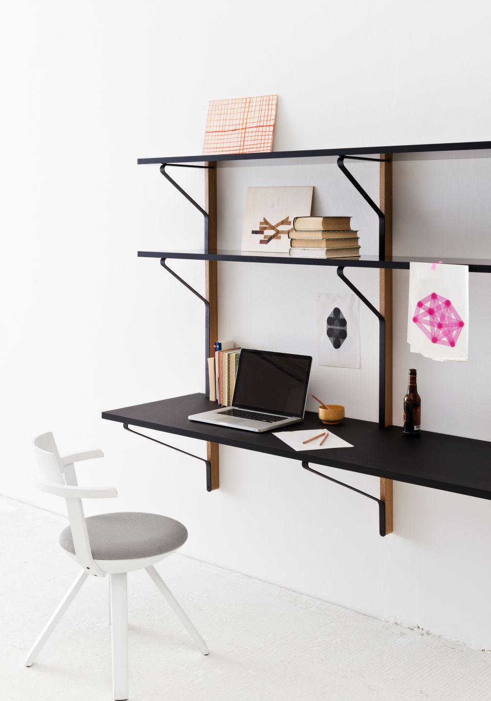 Authentic Kaari Shelf REB 013 in natural oak by Ronan & Erwan Bouroullec & Artek. REB 013 Kaari is the perfect solution for small spaces that need to fulfil various purposes. The system by Ronan and Erwan Bouroullec combines shelving with an